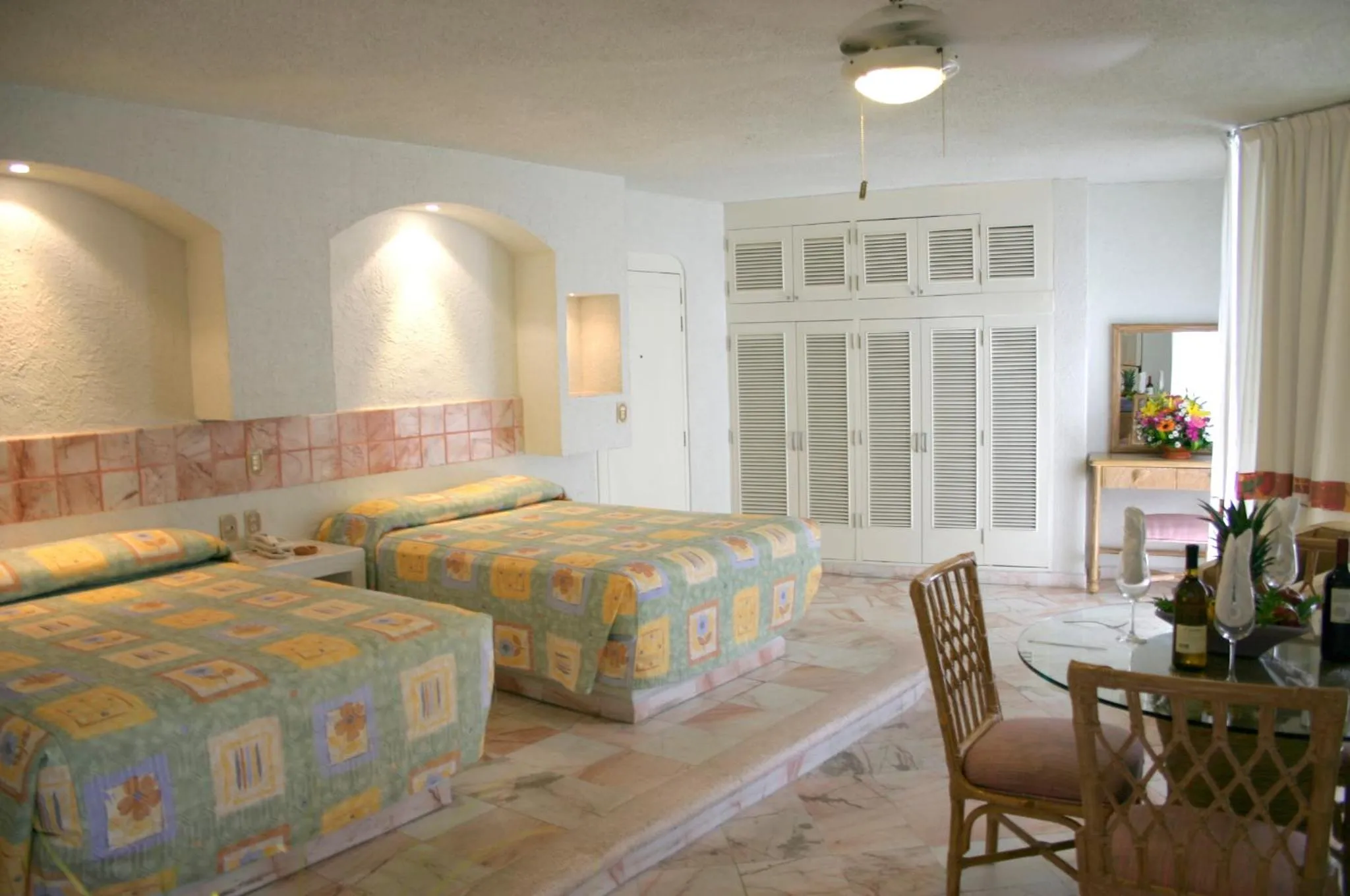 Day, Bed in Hotel Suites Jazmín Acapulco