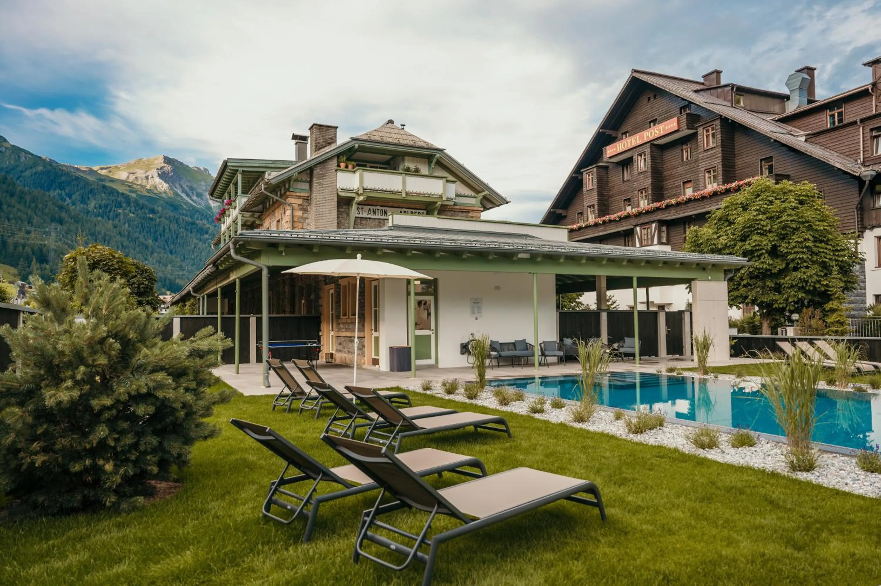 Swimming pool in Hotel Post
