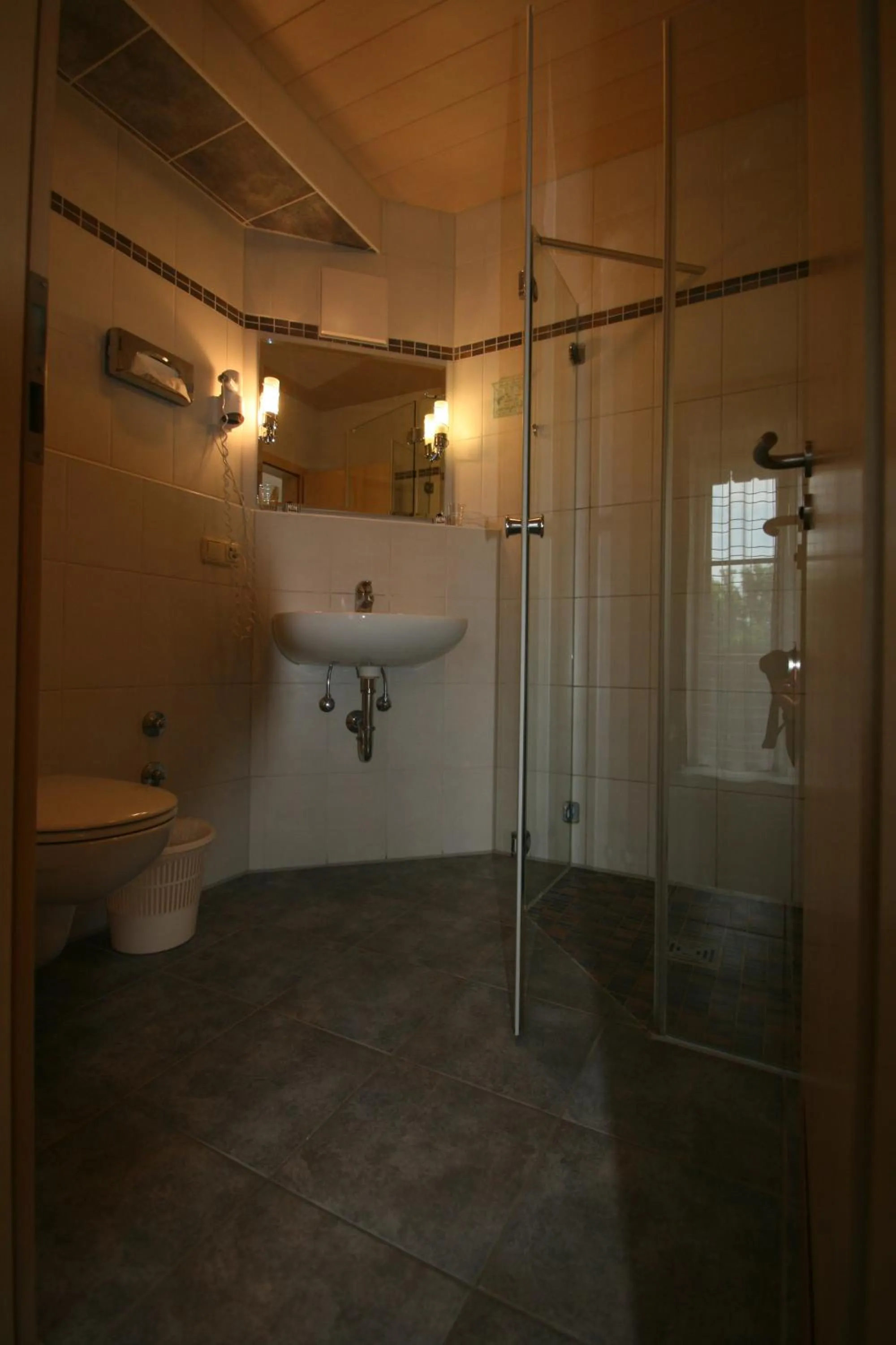 Bathroom in Hotel-Cafe Hanfstingl