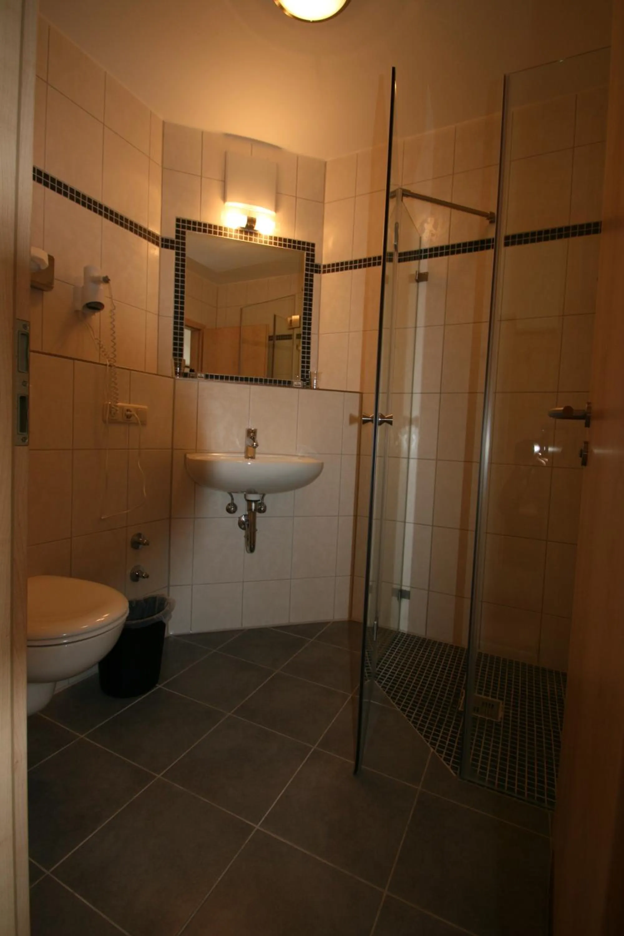 Bathroom in Hotel-Cafe Hanfstingl