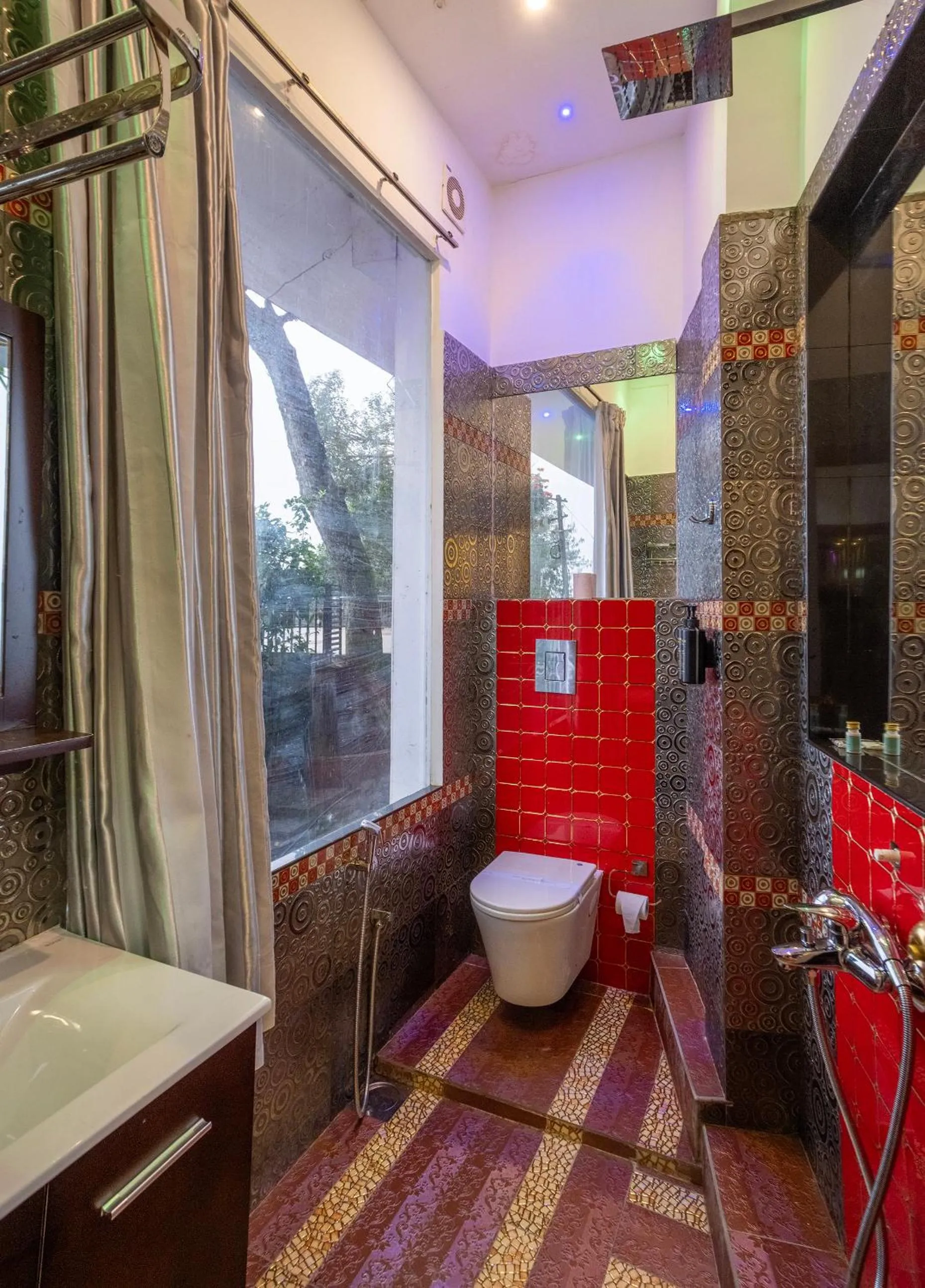 Toilet in Parakkat Nature Resort