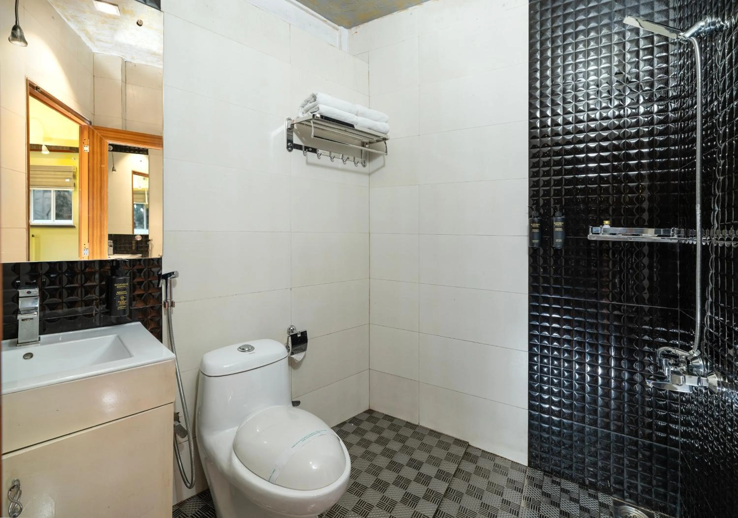 Bathroom in Parakkat Nature Resort