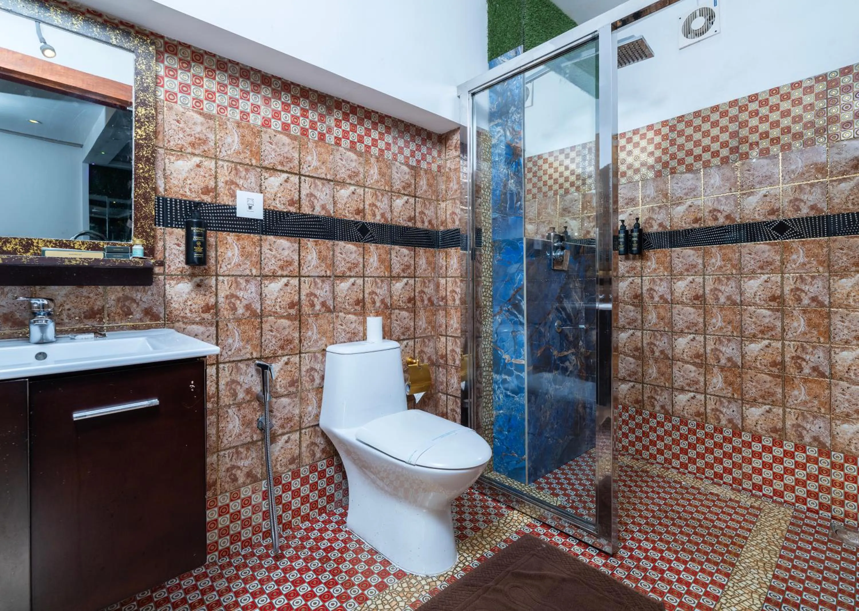 Bathroom in Parakkat Nature Resort