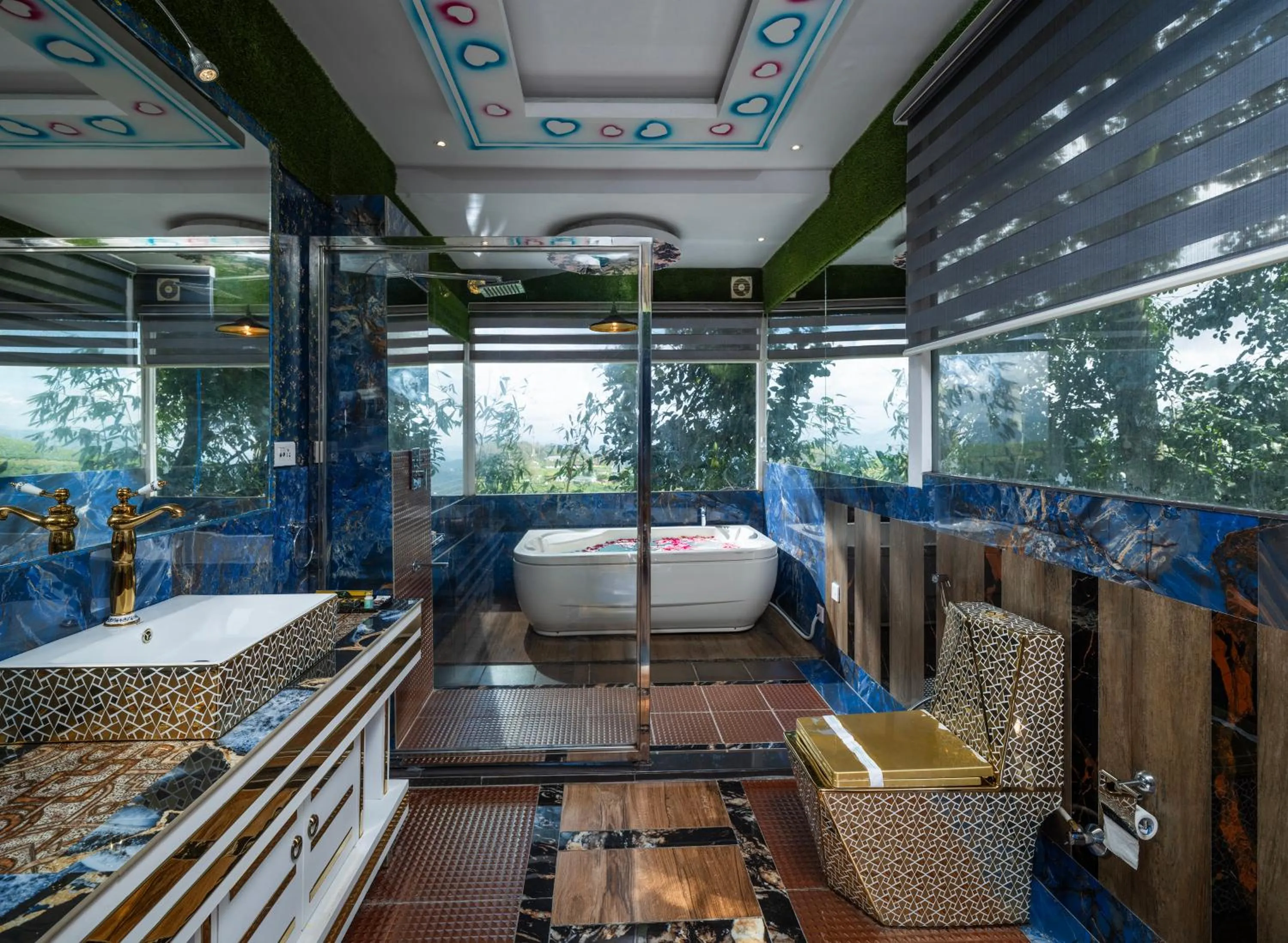 Bathroom in Parakkat Nature Resort