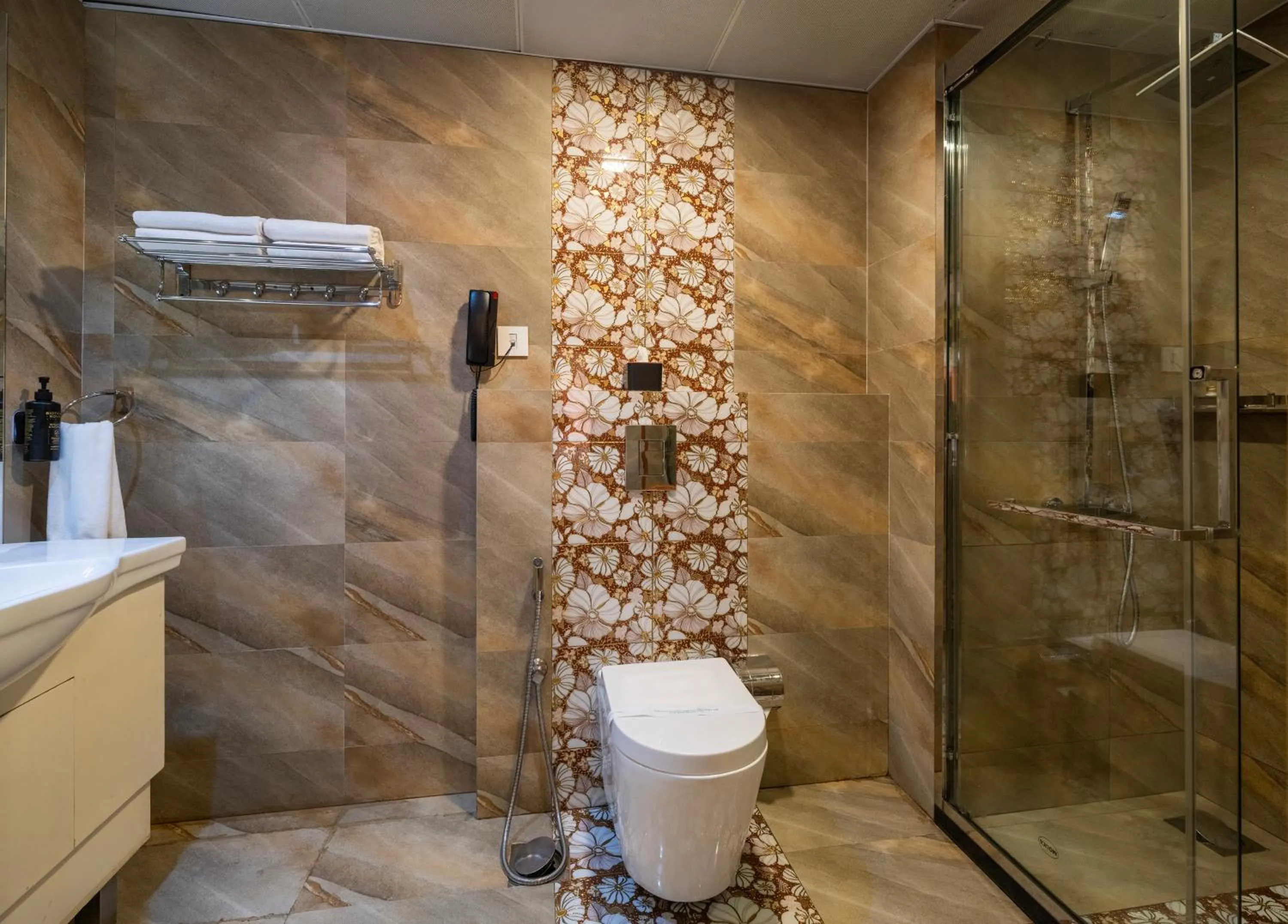 Bathroom in Parakkat Nature Resort