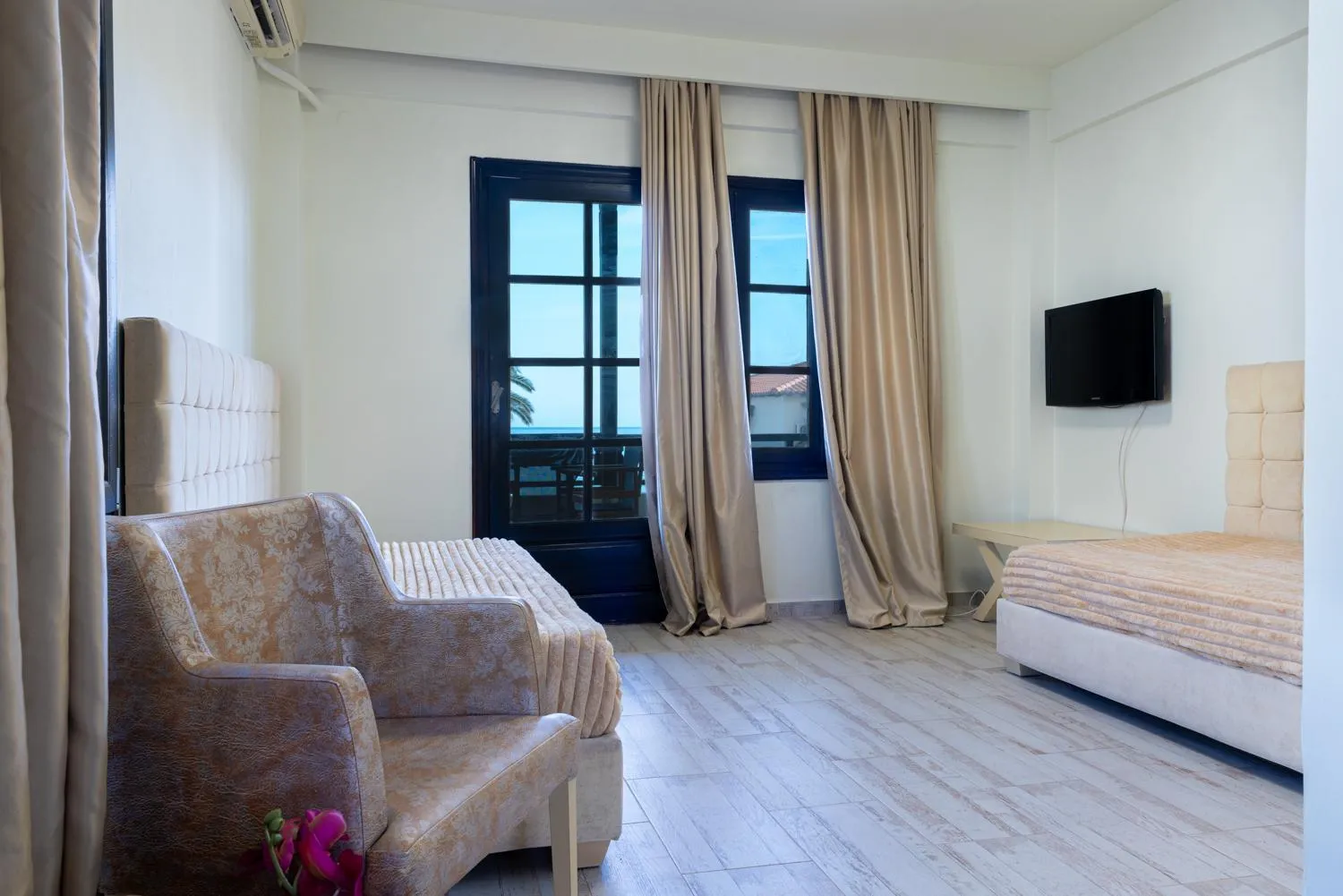 Assa Maris Beach Hotel