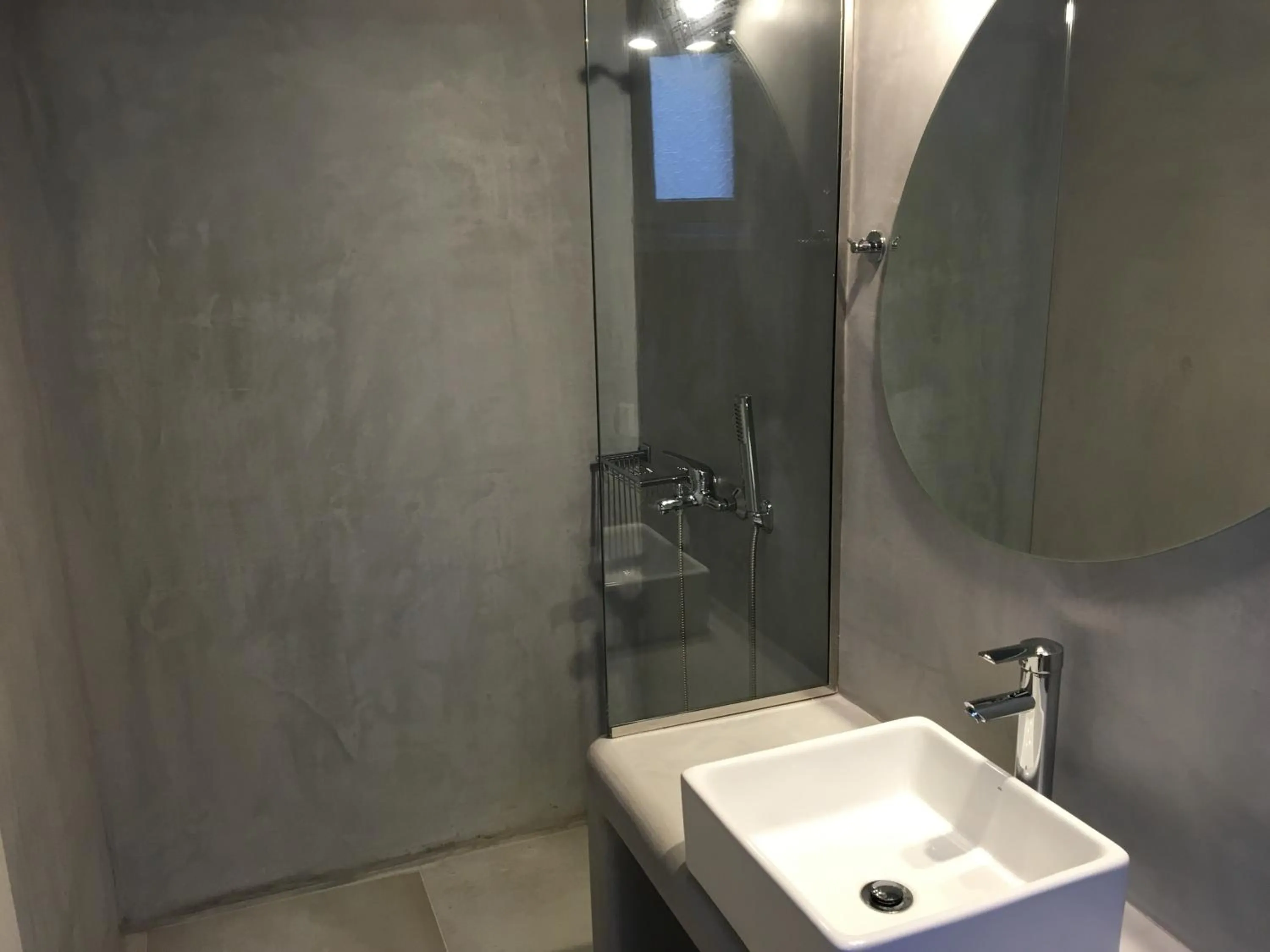 Shower in Casa Grande Hotel