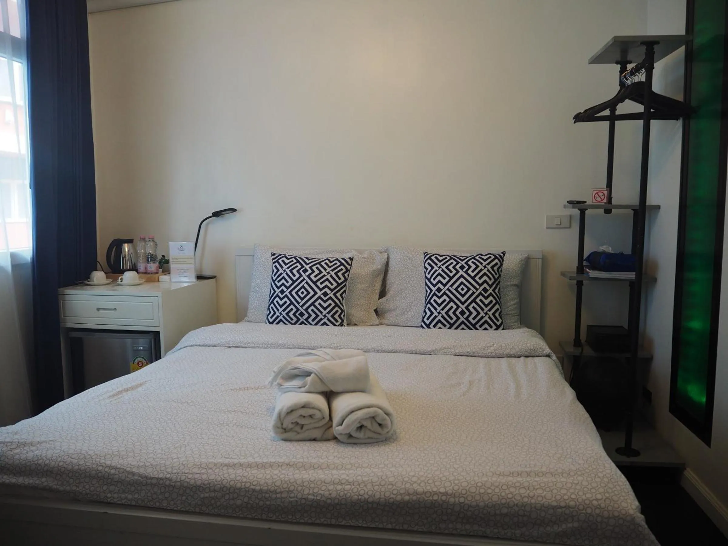 Bedroom, Bed in Maderla