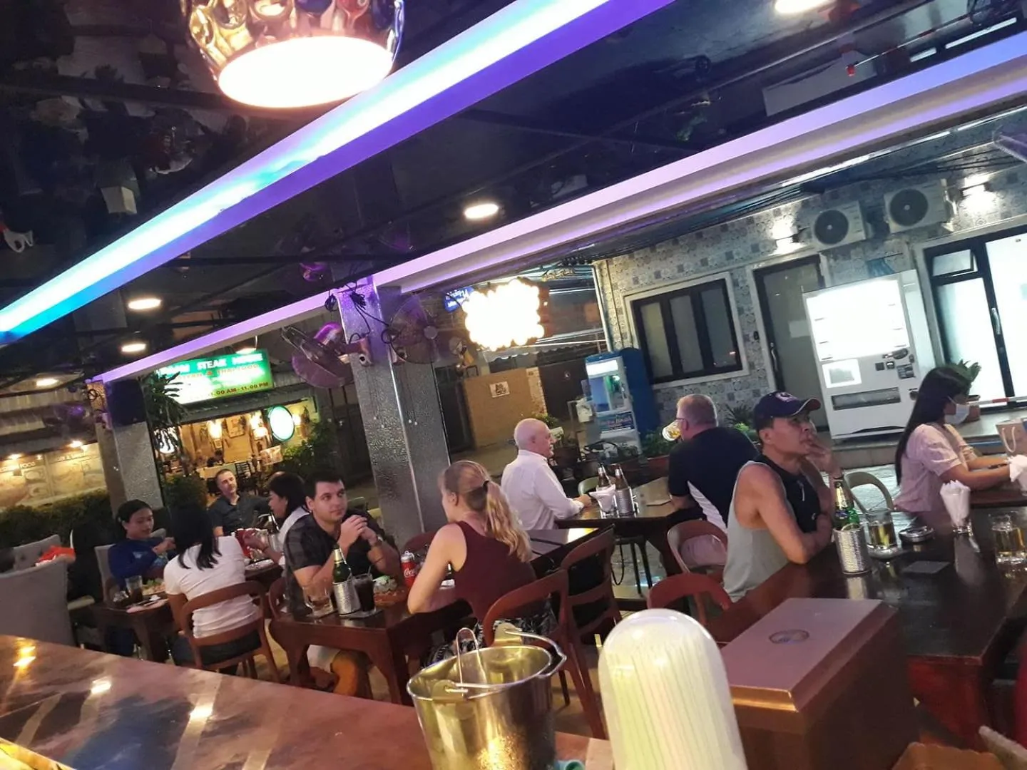 Restaurant/places to eat in Maderla