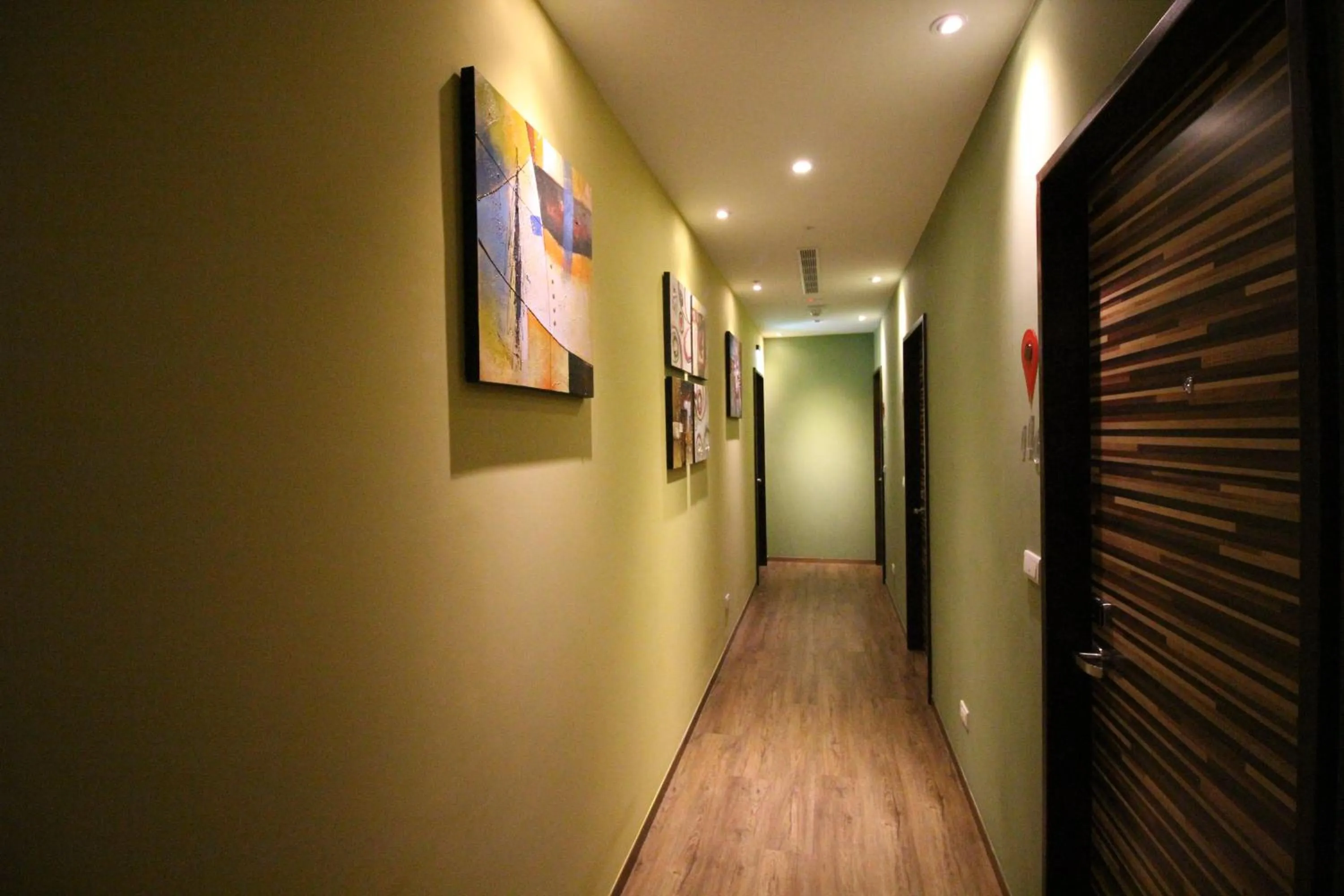 Decorative detail in I Play Inn TP