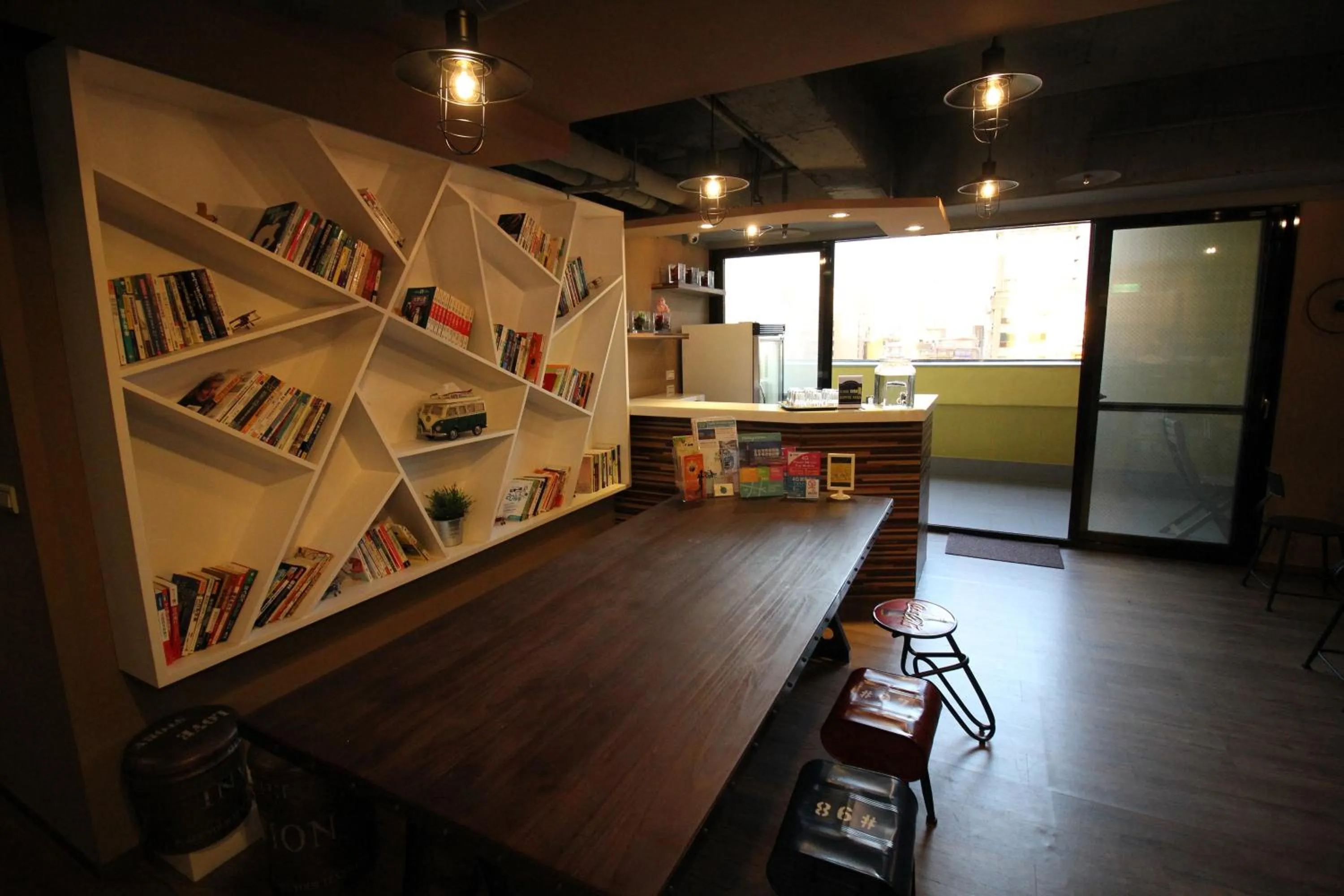 Communal lounge/ TV room in I Play Inn TP