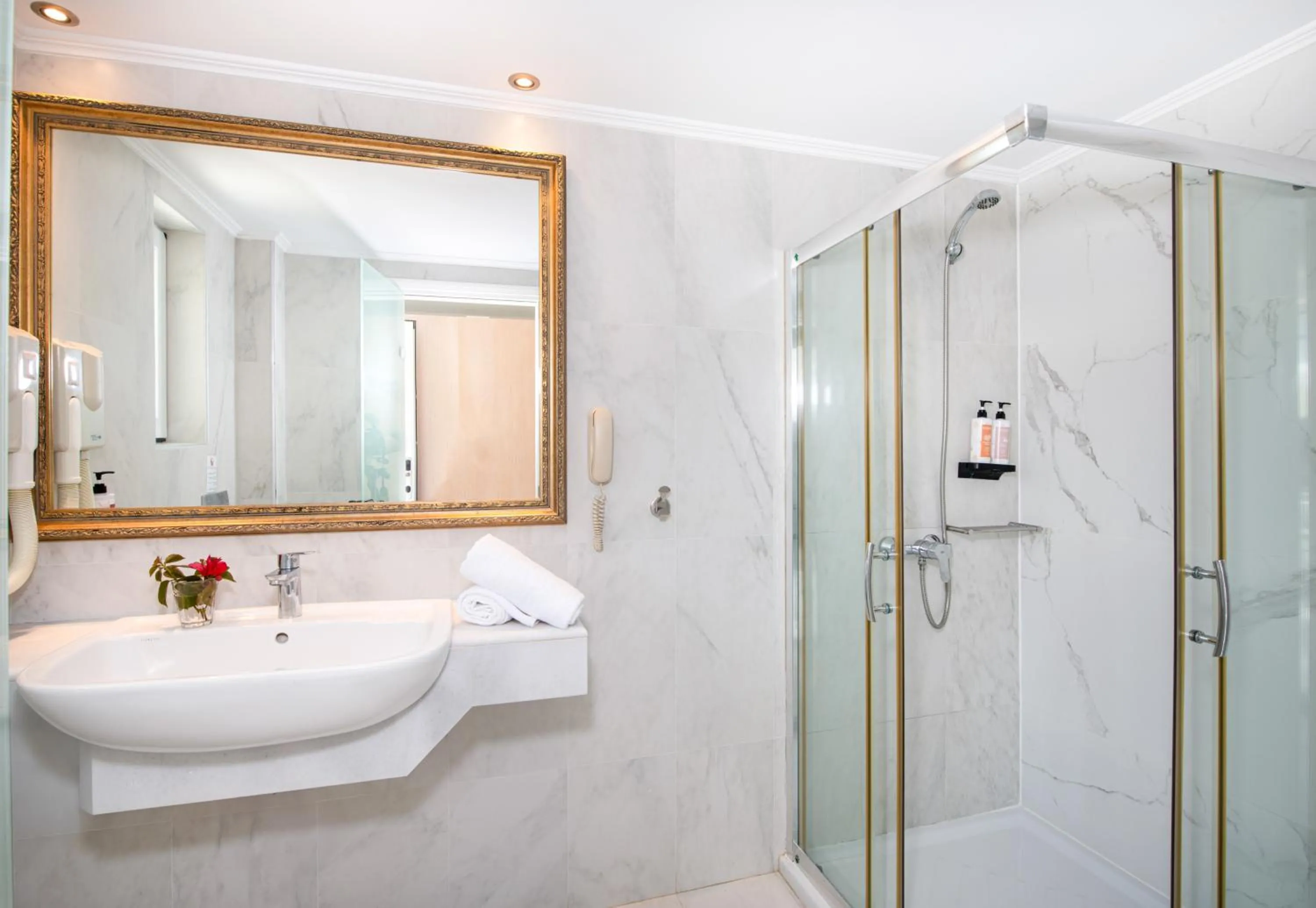 Bathroom in Delfina Tropic Beach