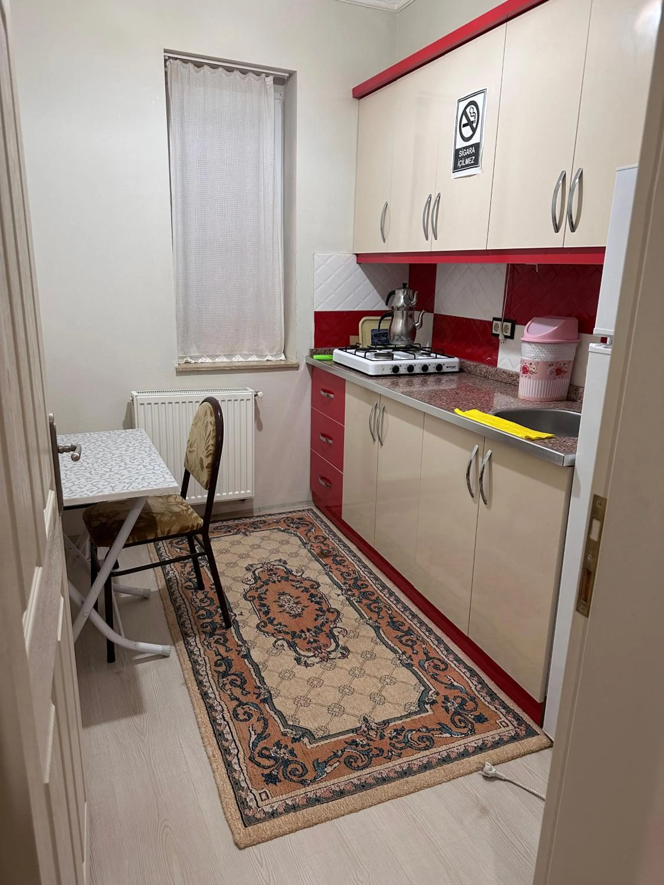 Kitchen or kitchenette in Dirilis Banarya Apart hotel