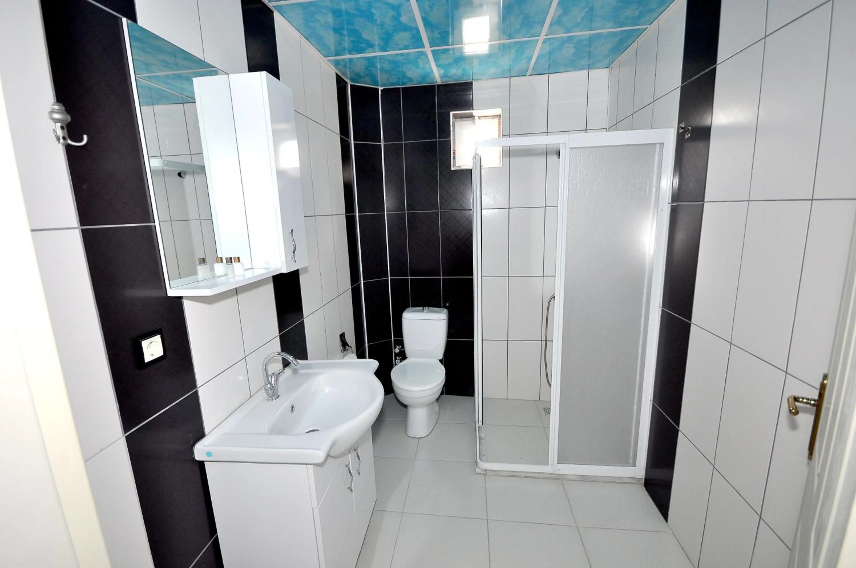 Bathroom in Dirilis Banarya Apart hotel