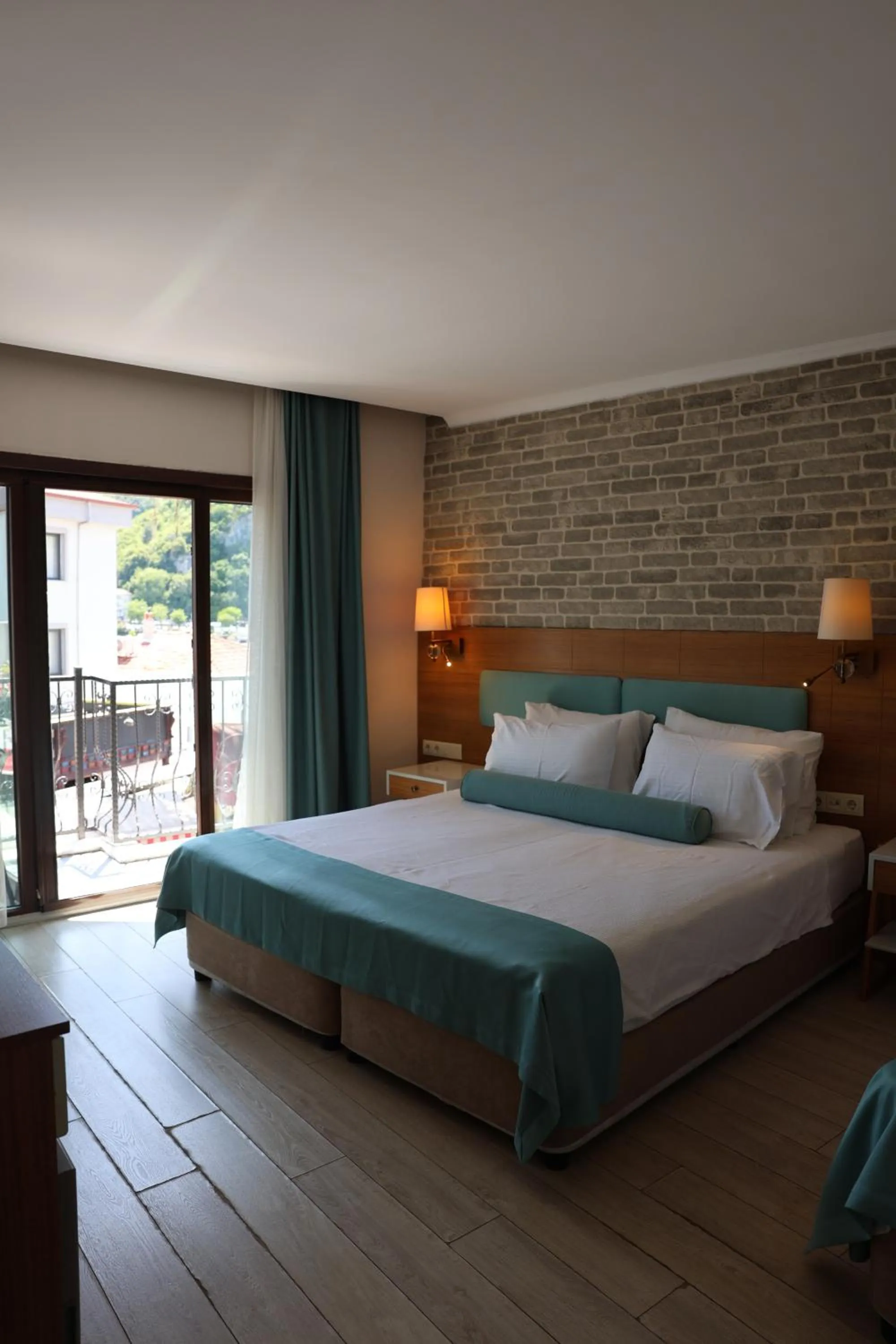 Photo of the whole room, Bed in Sardinia Otel