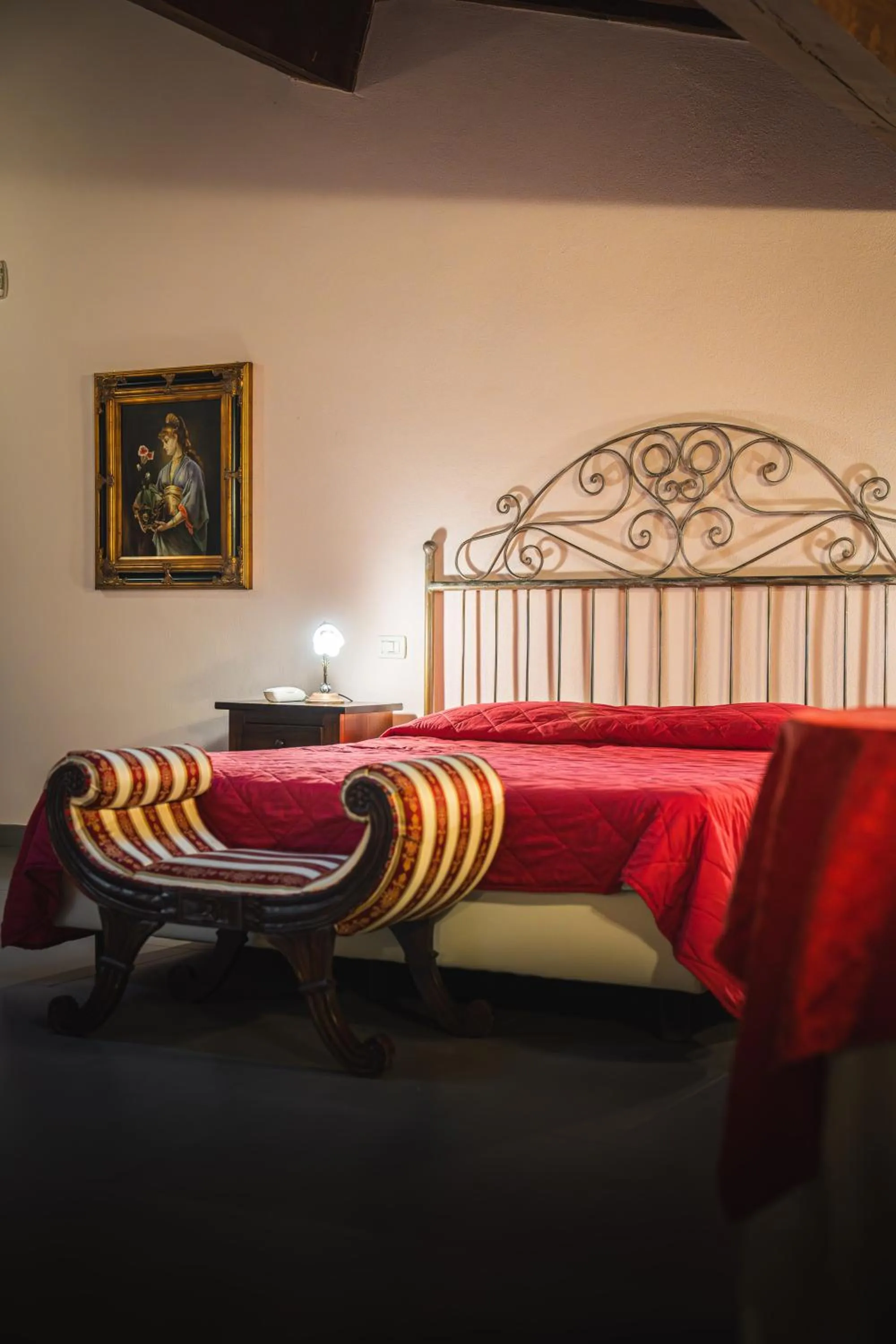 Bed in Hotel La Tavola Rotonda