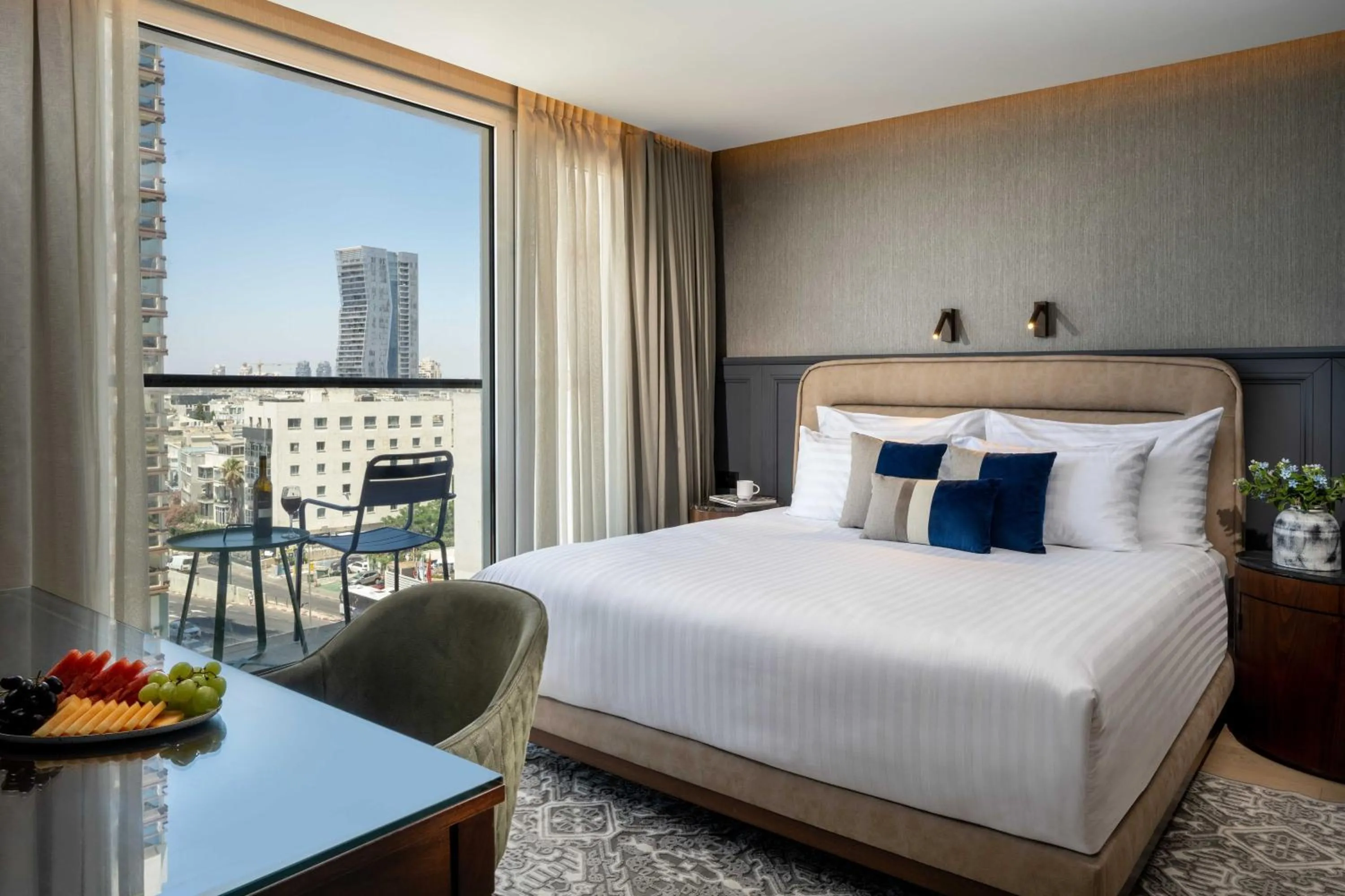 Photo of the whole room, Bed in Crowne Plaza Tel Aviv Beach by IHG