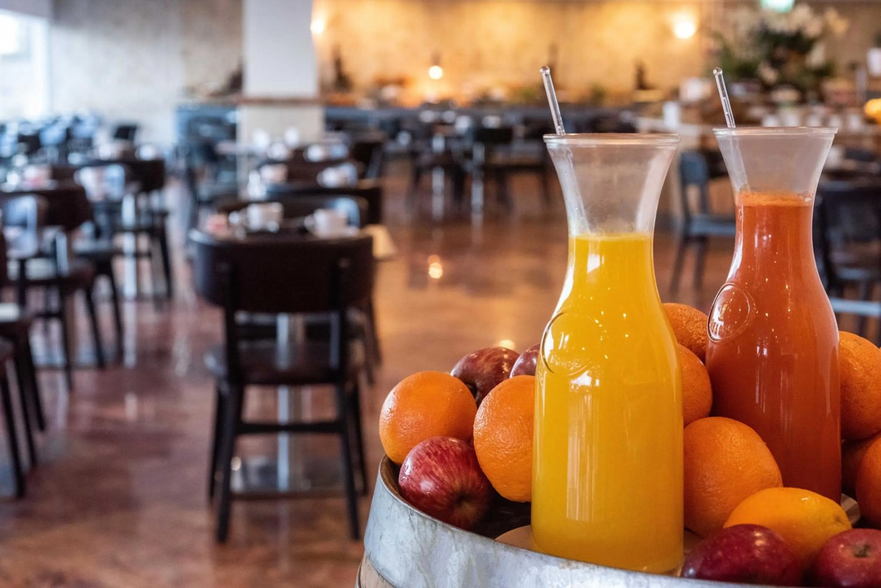 Restaurant/places to eat in Crowne Plaza Tel Aviv Beach by IHG