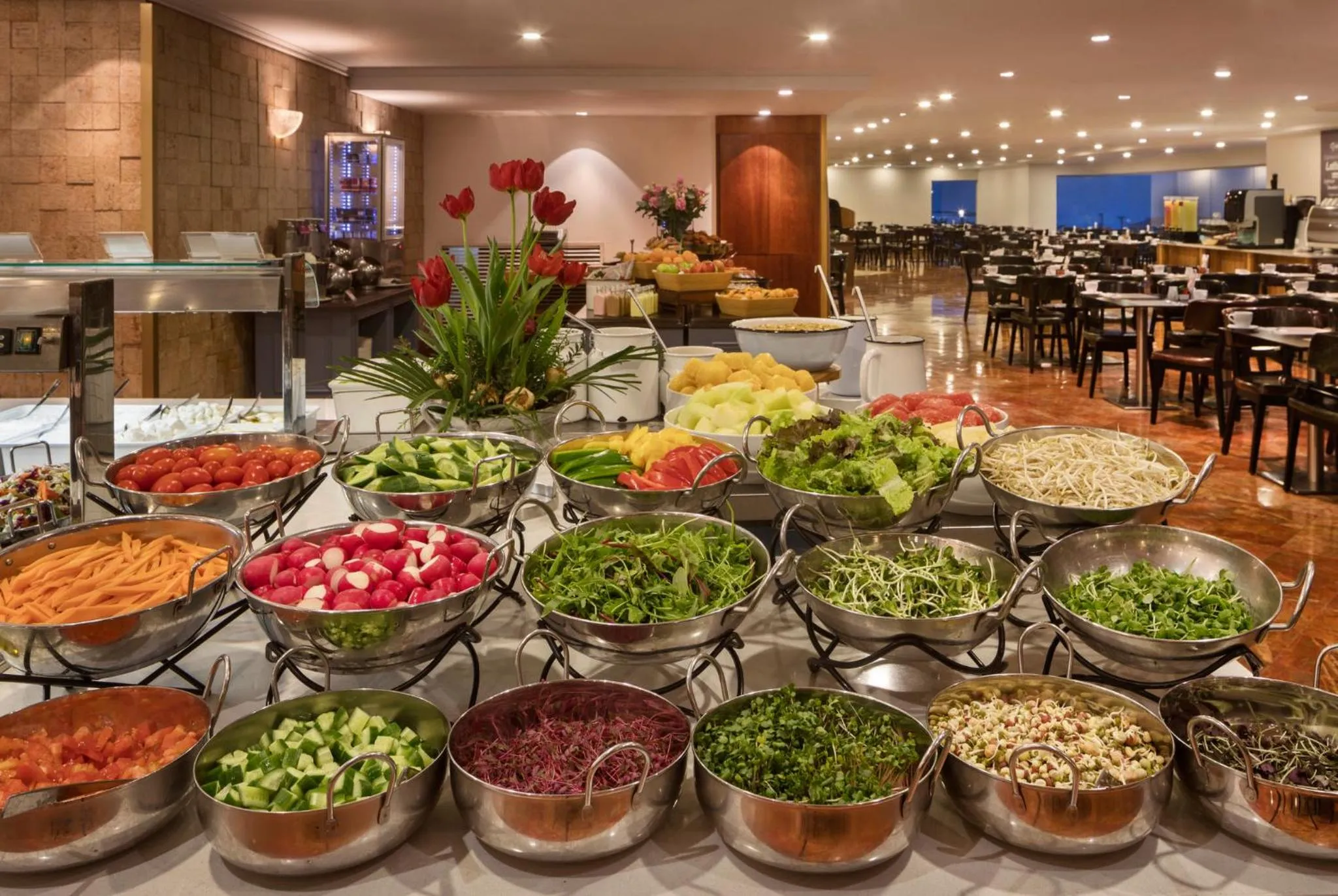 Restaurant/places to eat in Crowne Plaza Tel Aviv Beach by IHG