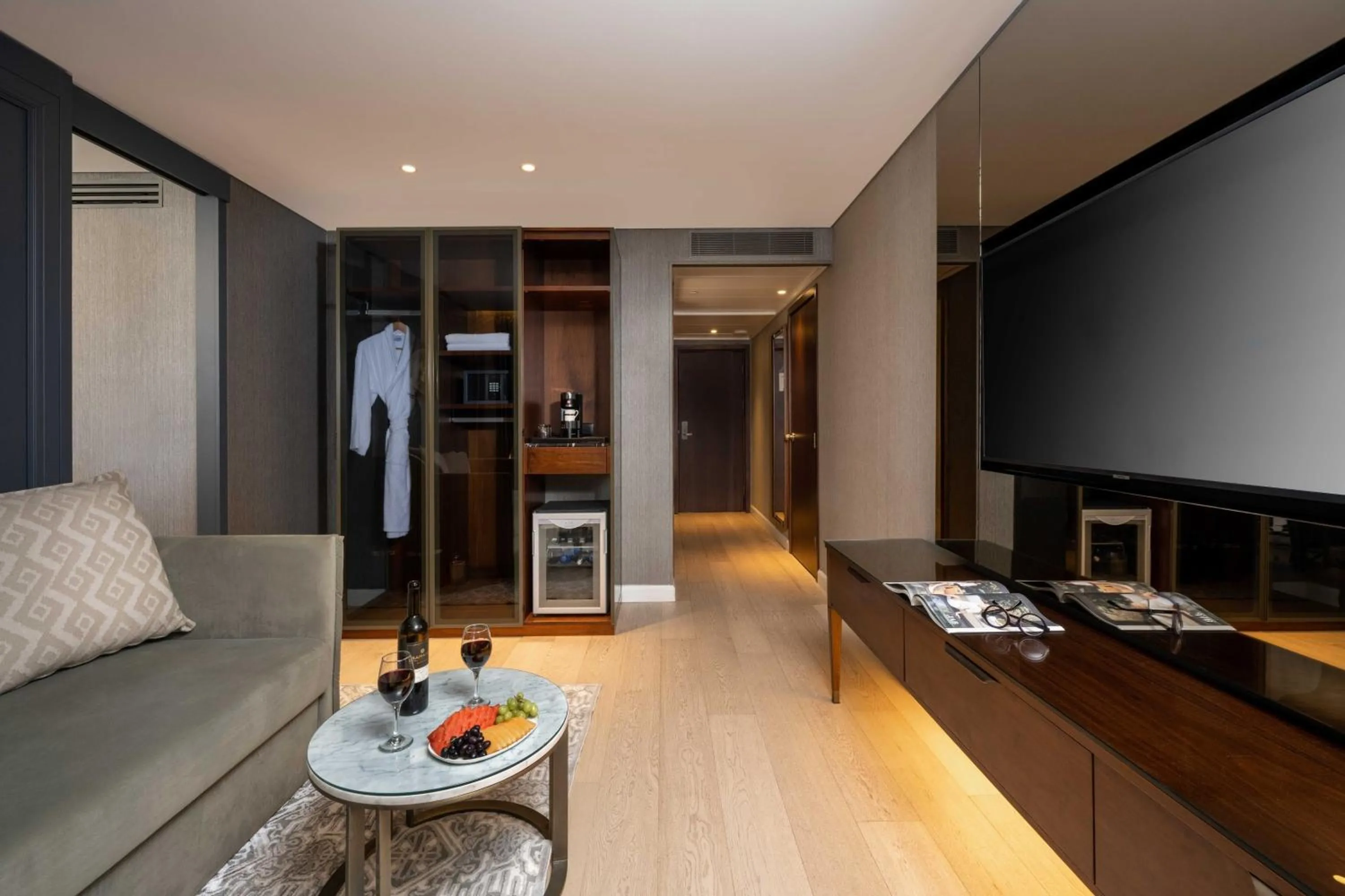 Photo of the whole room in Crowne Plaza Tel Aviv Beach by IHG