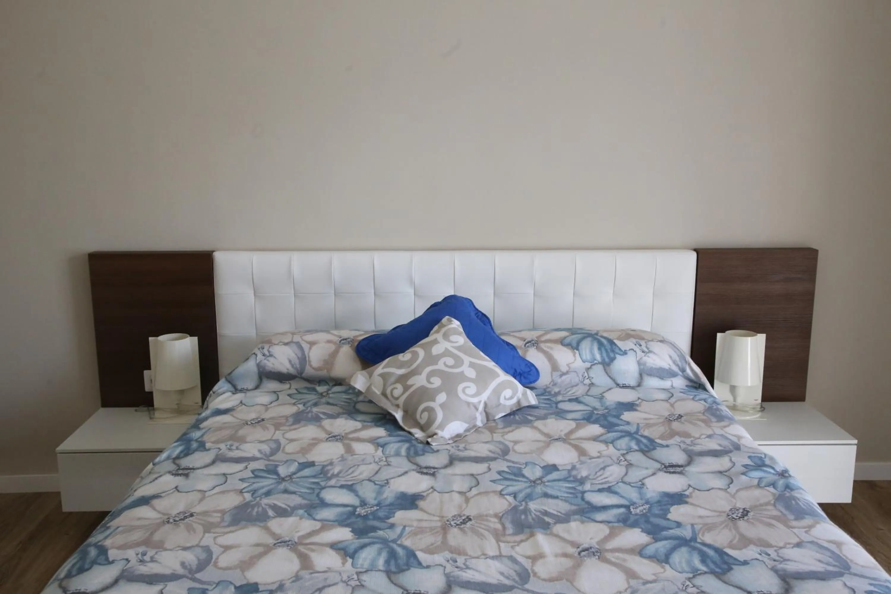 Bed in Sorrento Coast Suites B&B