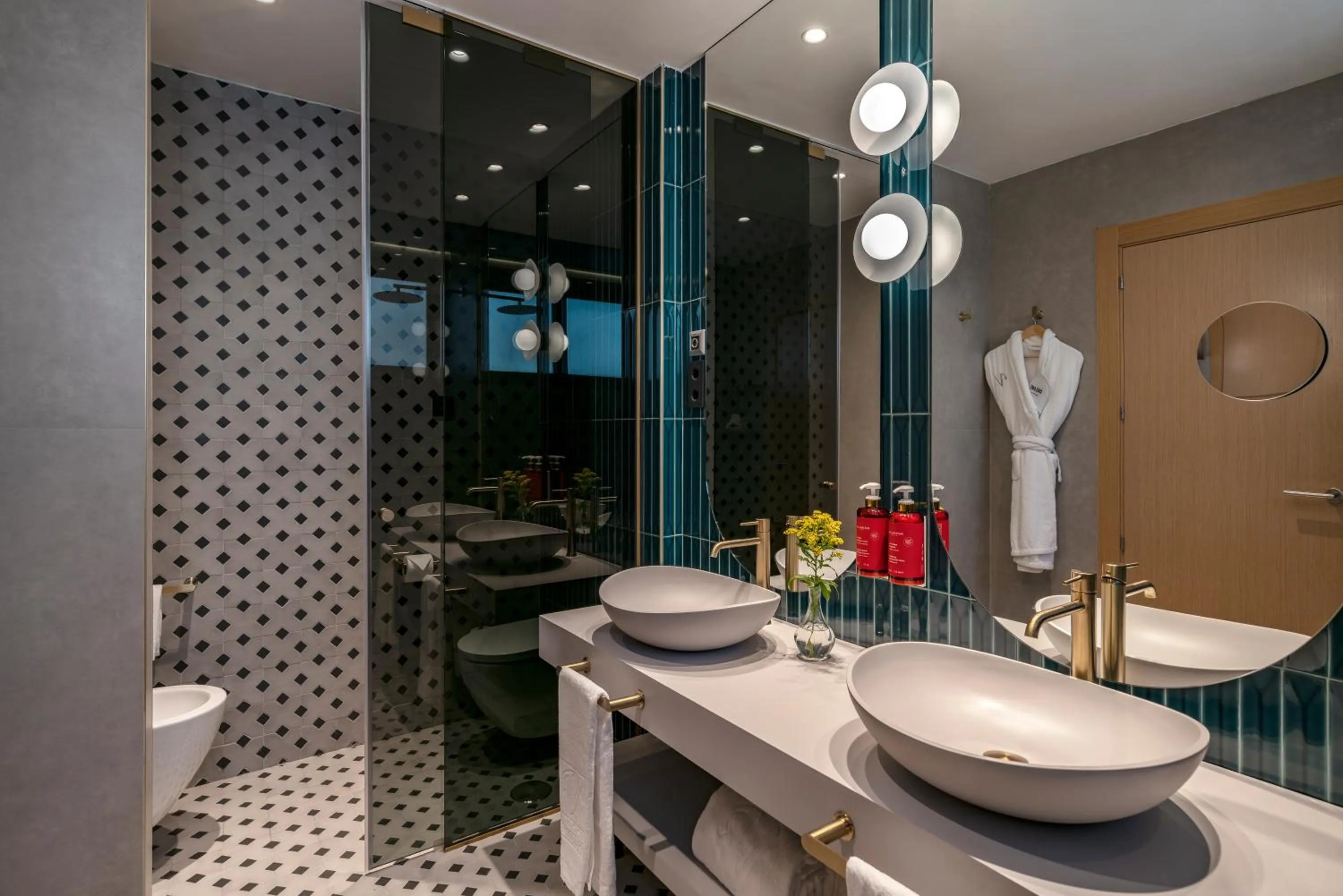 Bathroom in Vincci Selección Posada del Patio