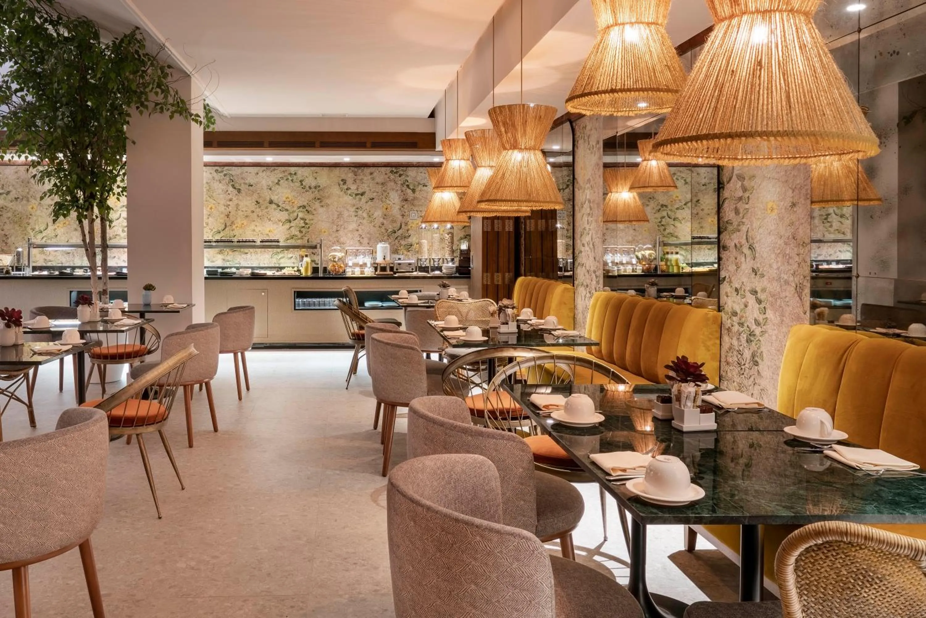 Restaurant/places to eat in Vincci Selección Posada del Patio