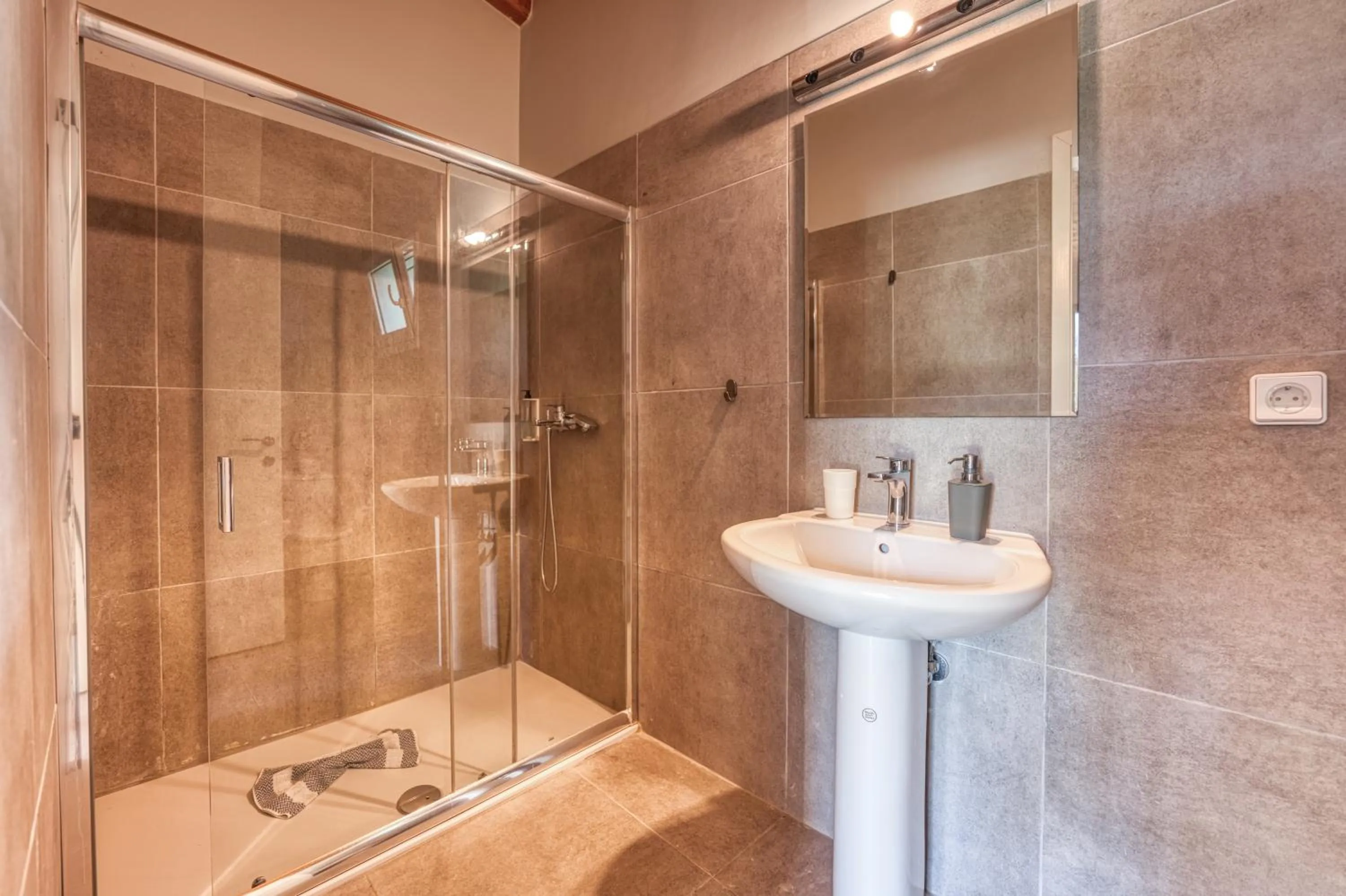 Bathroom in Folies Corfu Town Hotel Apartments