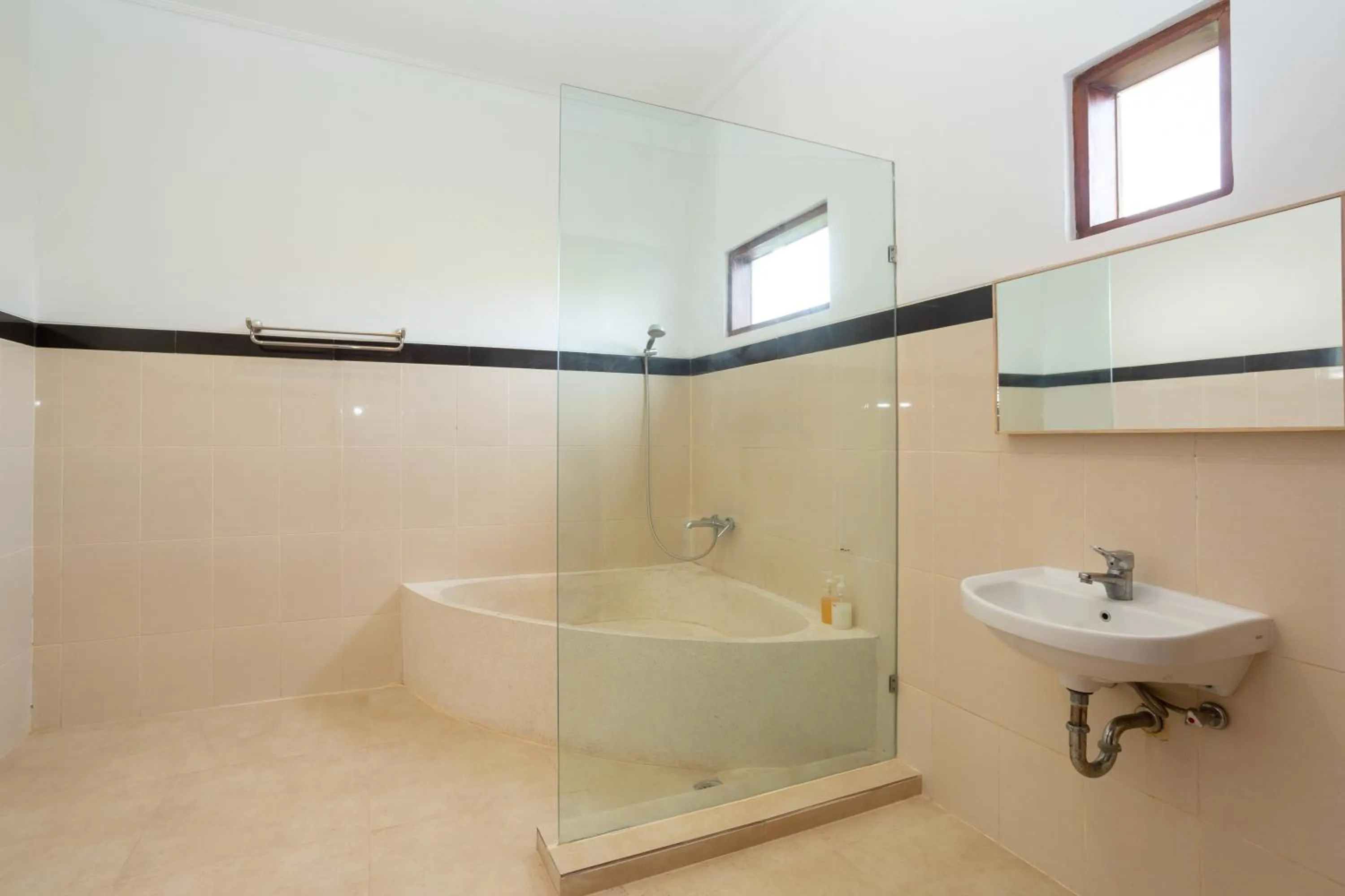 Bath in The Dewi Canggu Villa