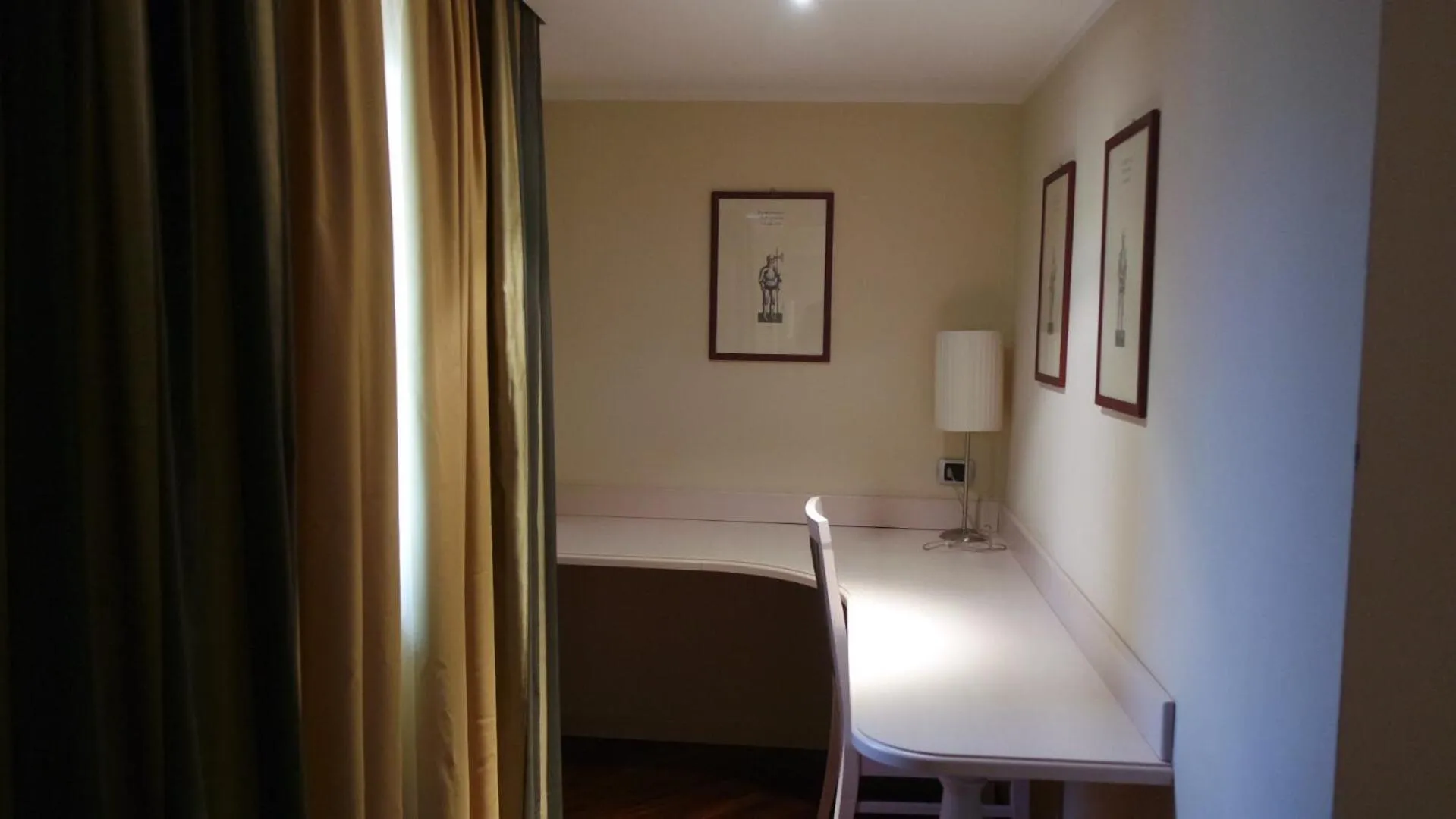 Seating area in Albergo Della Roccia