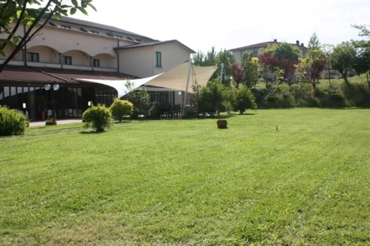 Garden view in Albergo Della Roccia
