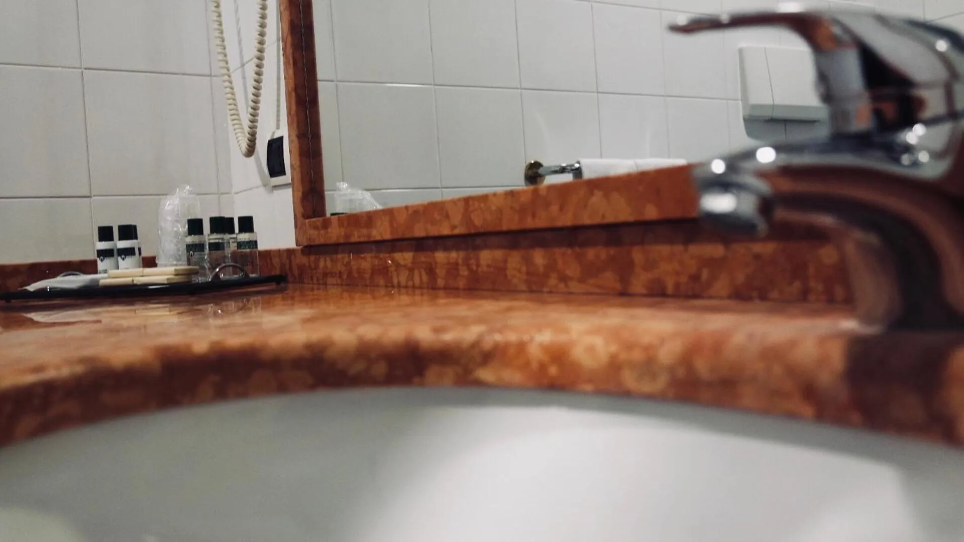 Bathroom in Albergo Della Roccia