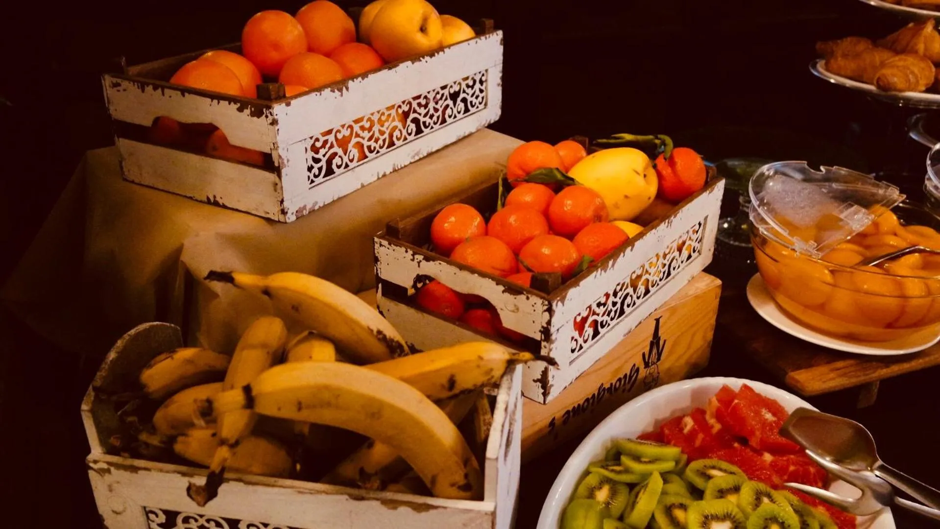 Buffet breakfast in Albergo Della Roccia