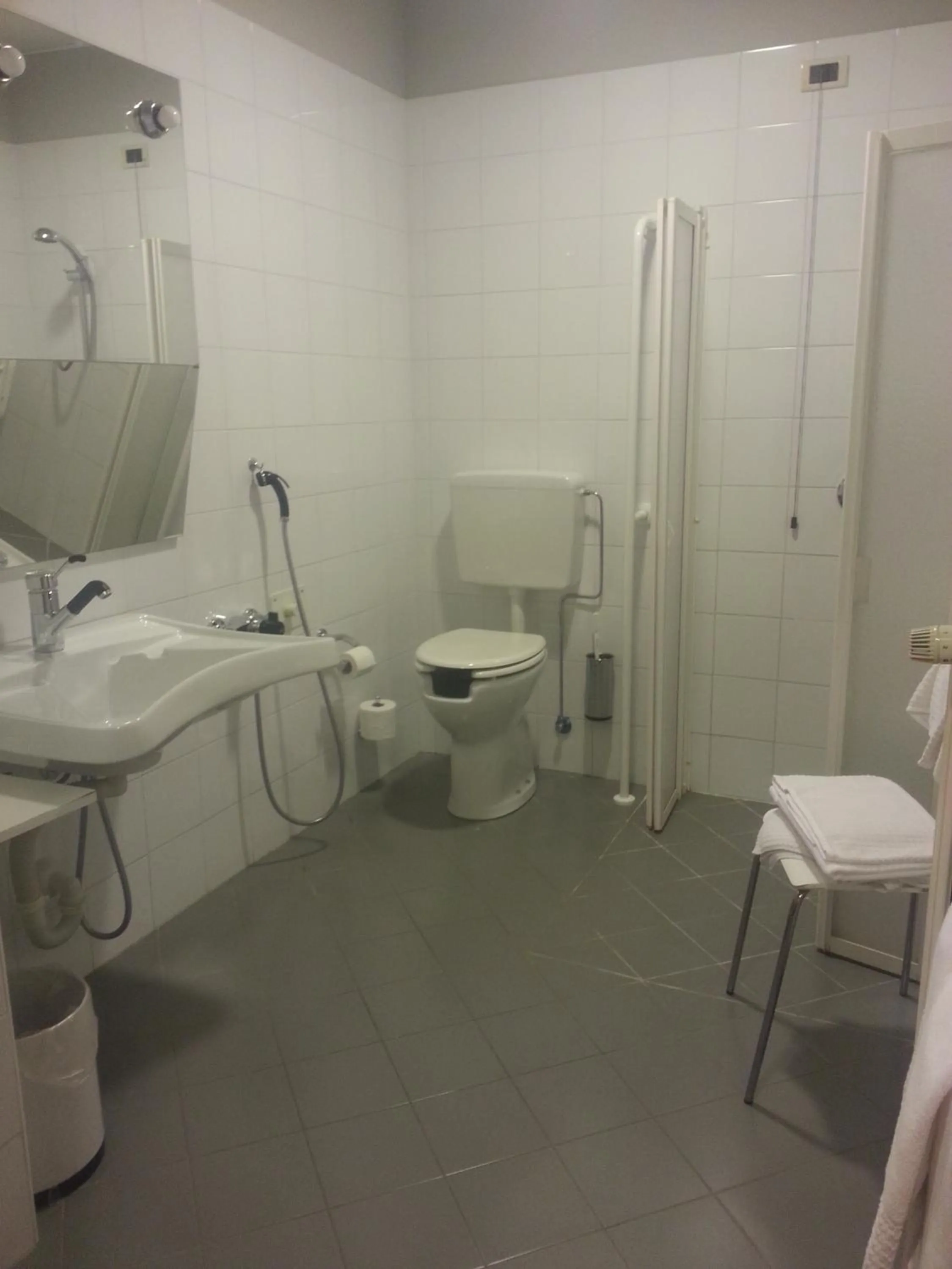 Toilet in Albergo Della Roccia
