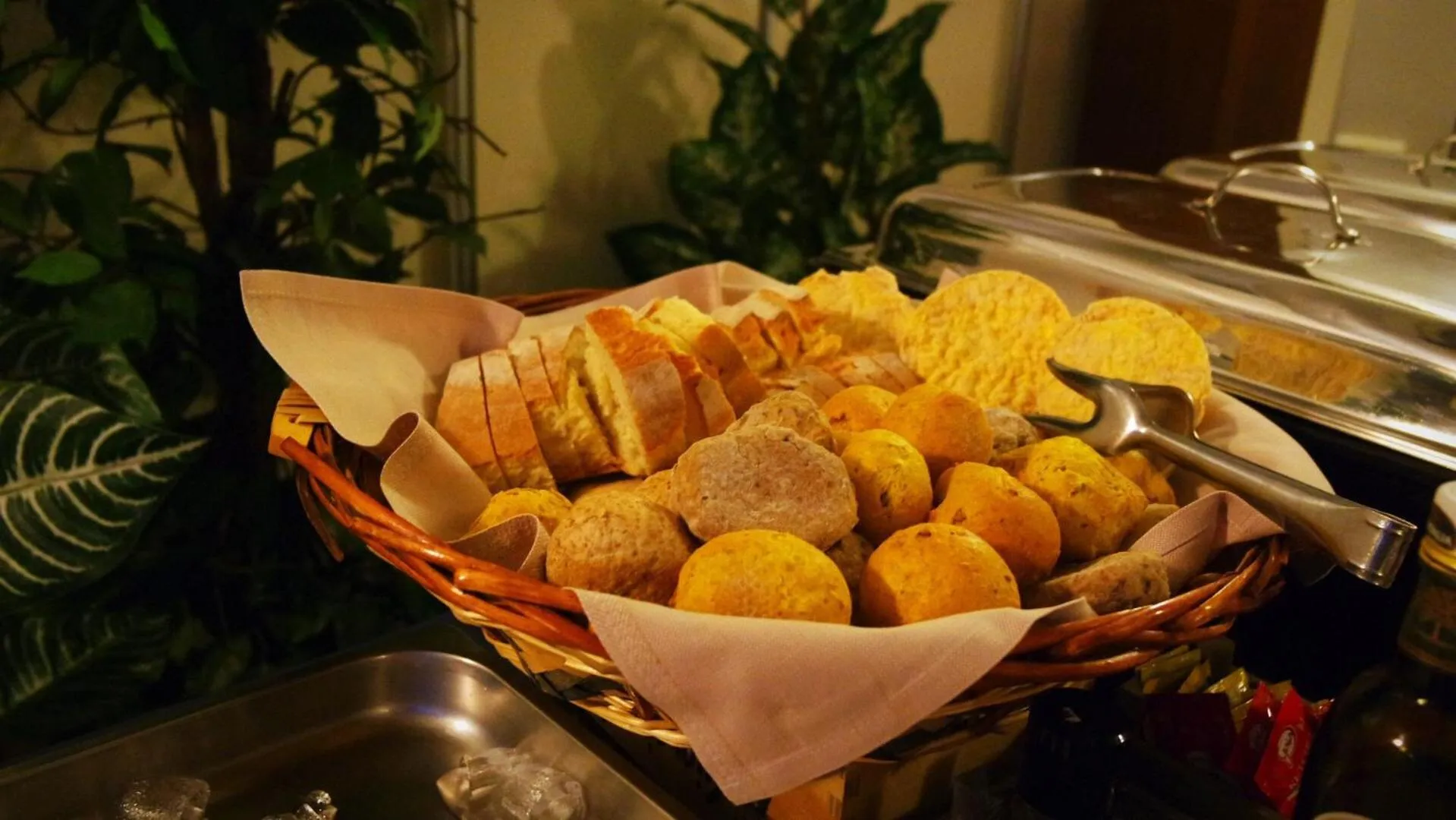 Buffet breakfast in Albergo Della Roccia