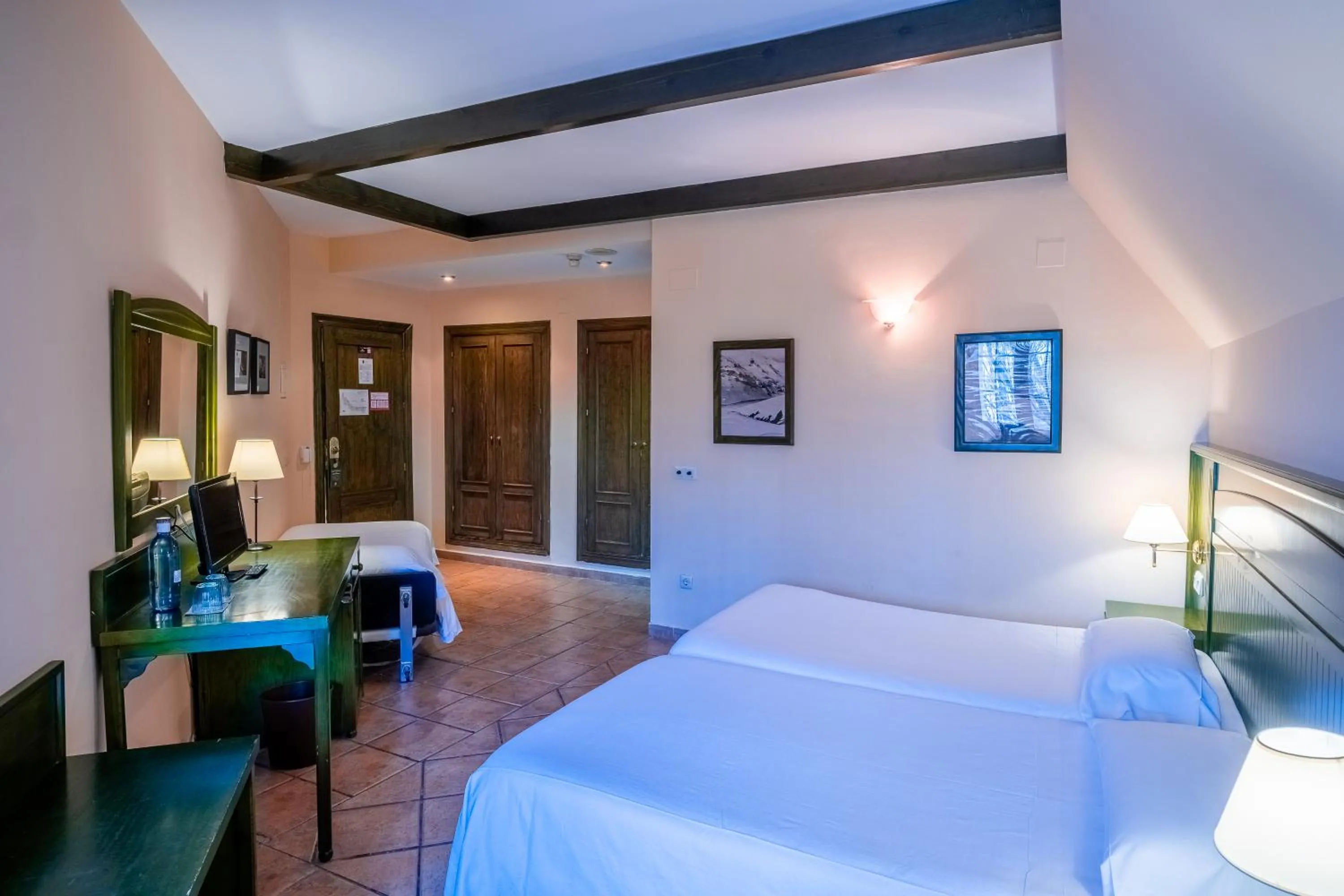 Bed in The Mountains Hotel