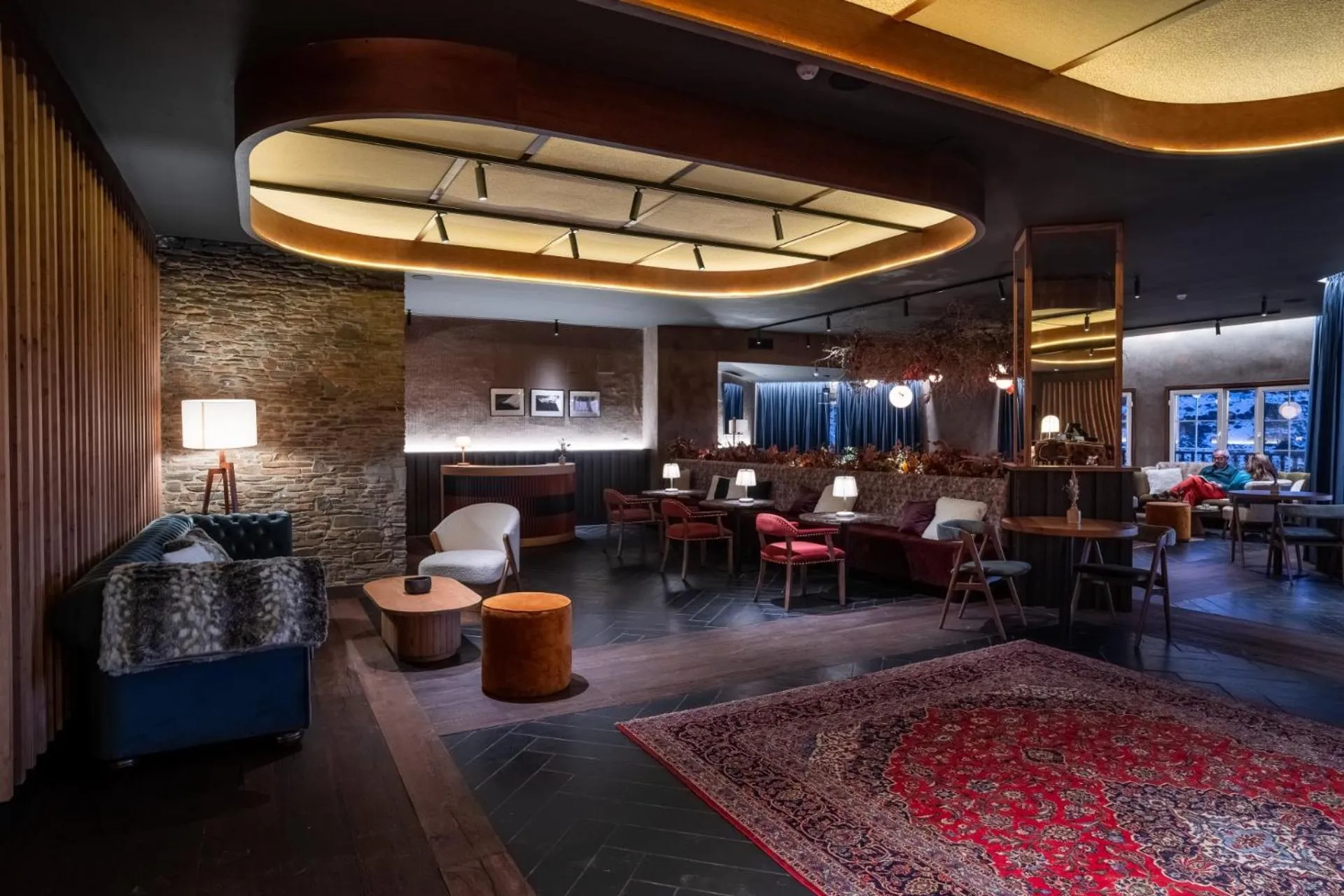 Restaurant/places to eat in Hotel Ziryab