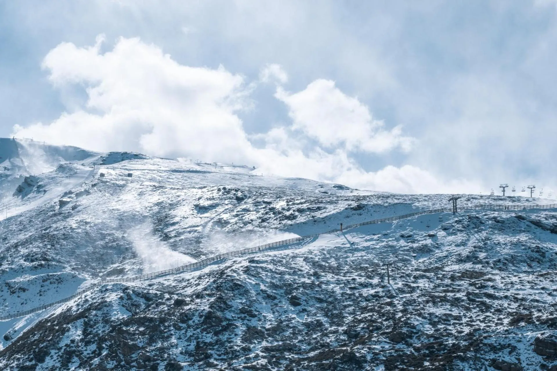 Mountain view in Hotel Ziryab