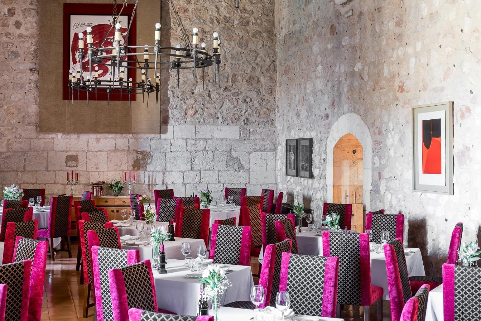 Restaurant/places to eat in Parador de Alarcón