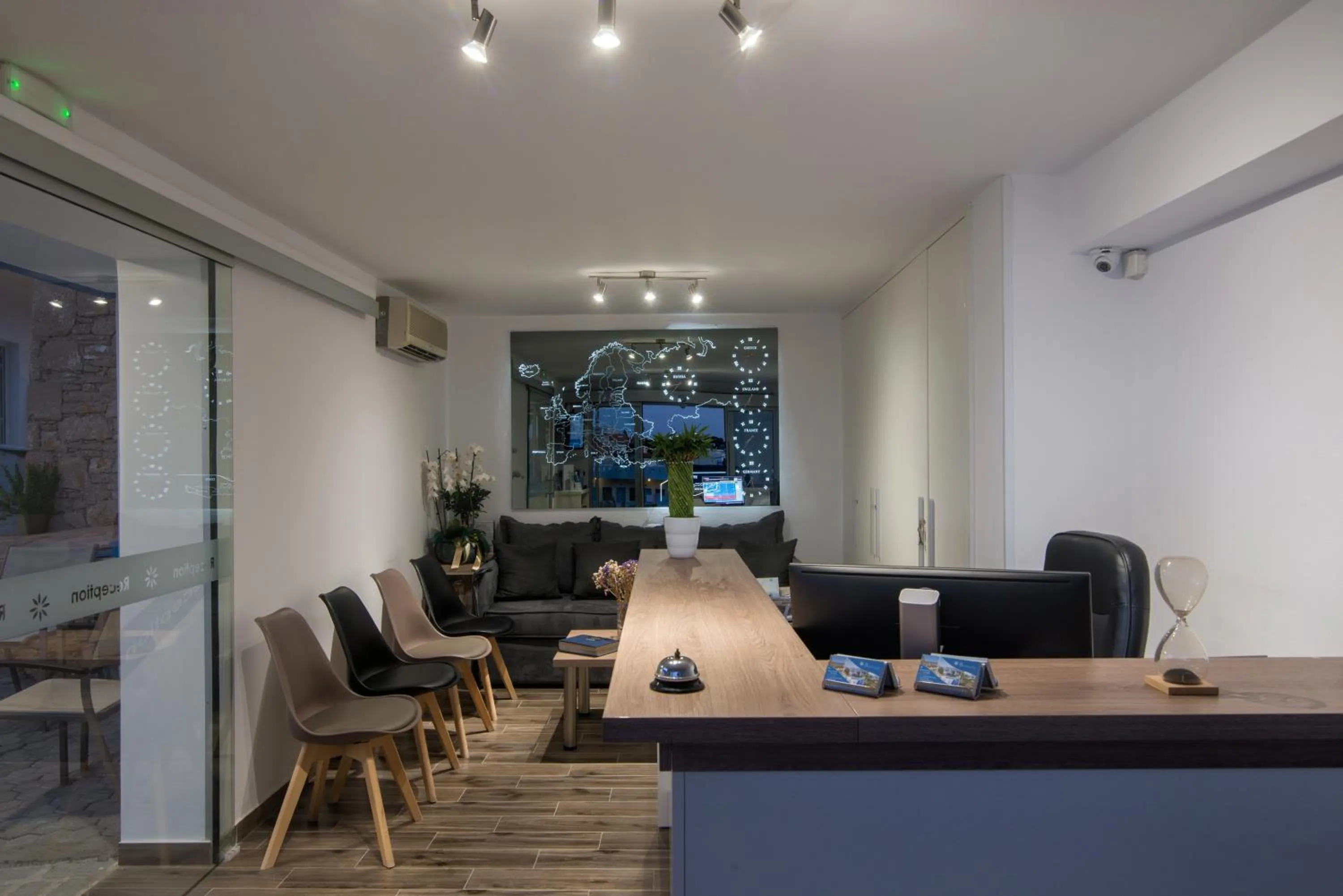 Facade/entrance in Belvedere Village