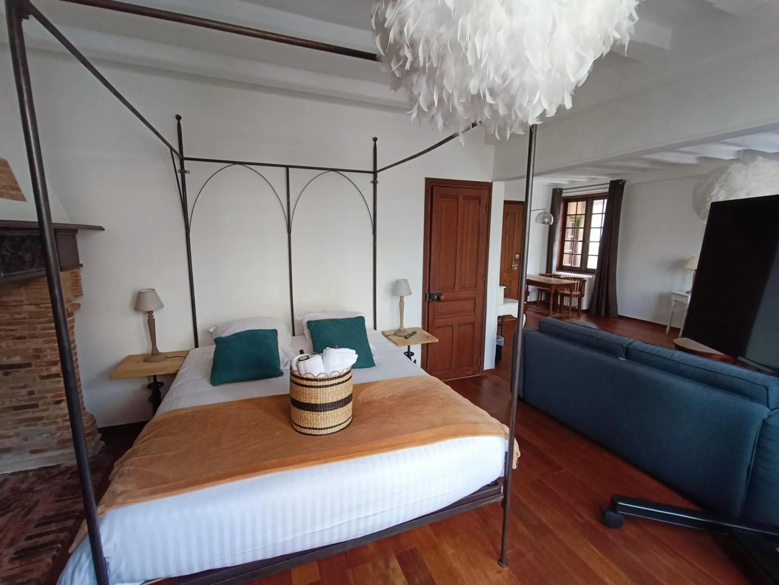 Suite with Terrace in Hotel La Résidence Manoir De La Salamandre Suite with Terrace in Hotel La Résidence Manoir De La Salamandre