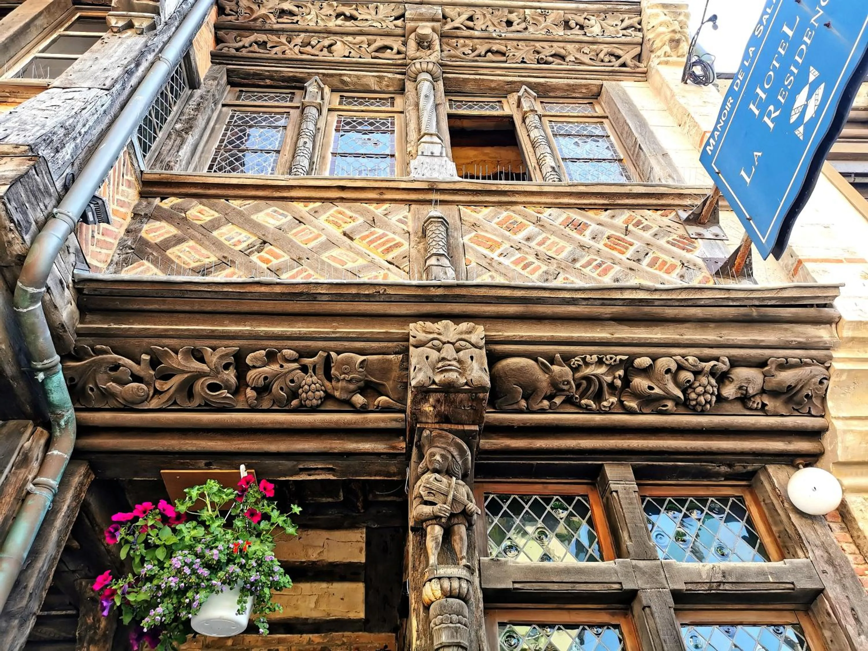 Property building in Hotel La Résidence Manoir De La Salamandre