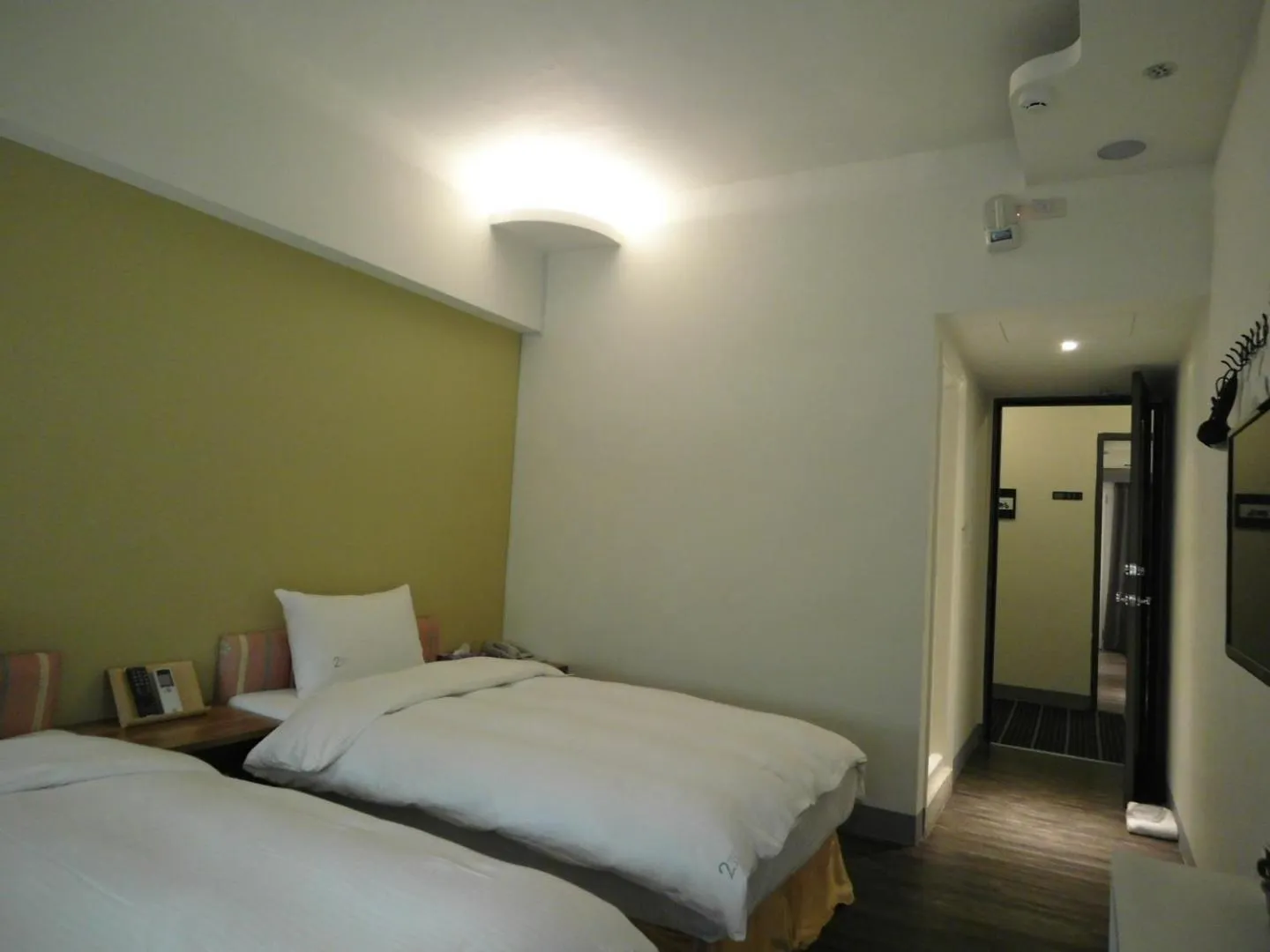 Bedroom in 237 Hotel