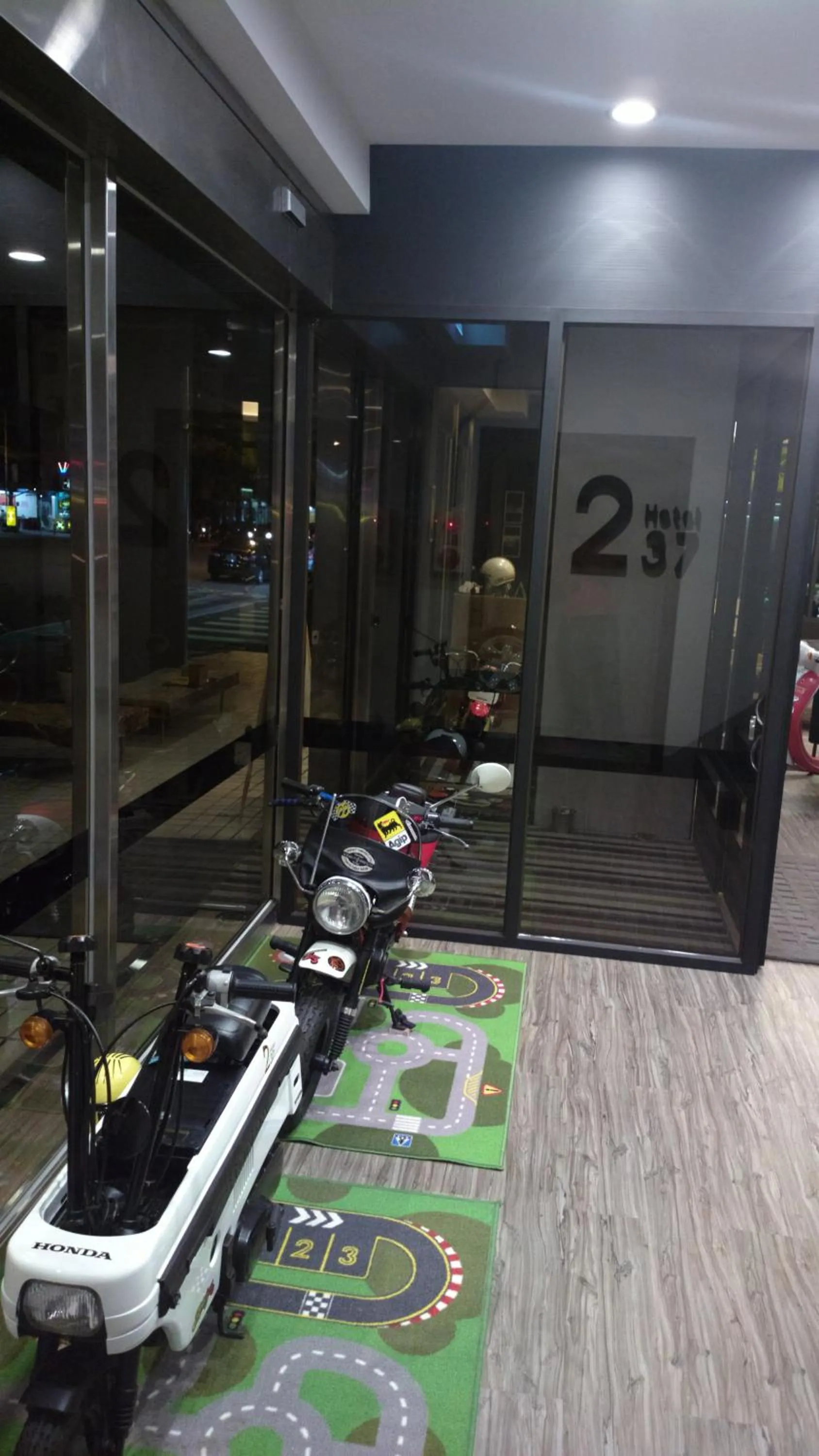 Lobby or reception in 237 Hotel