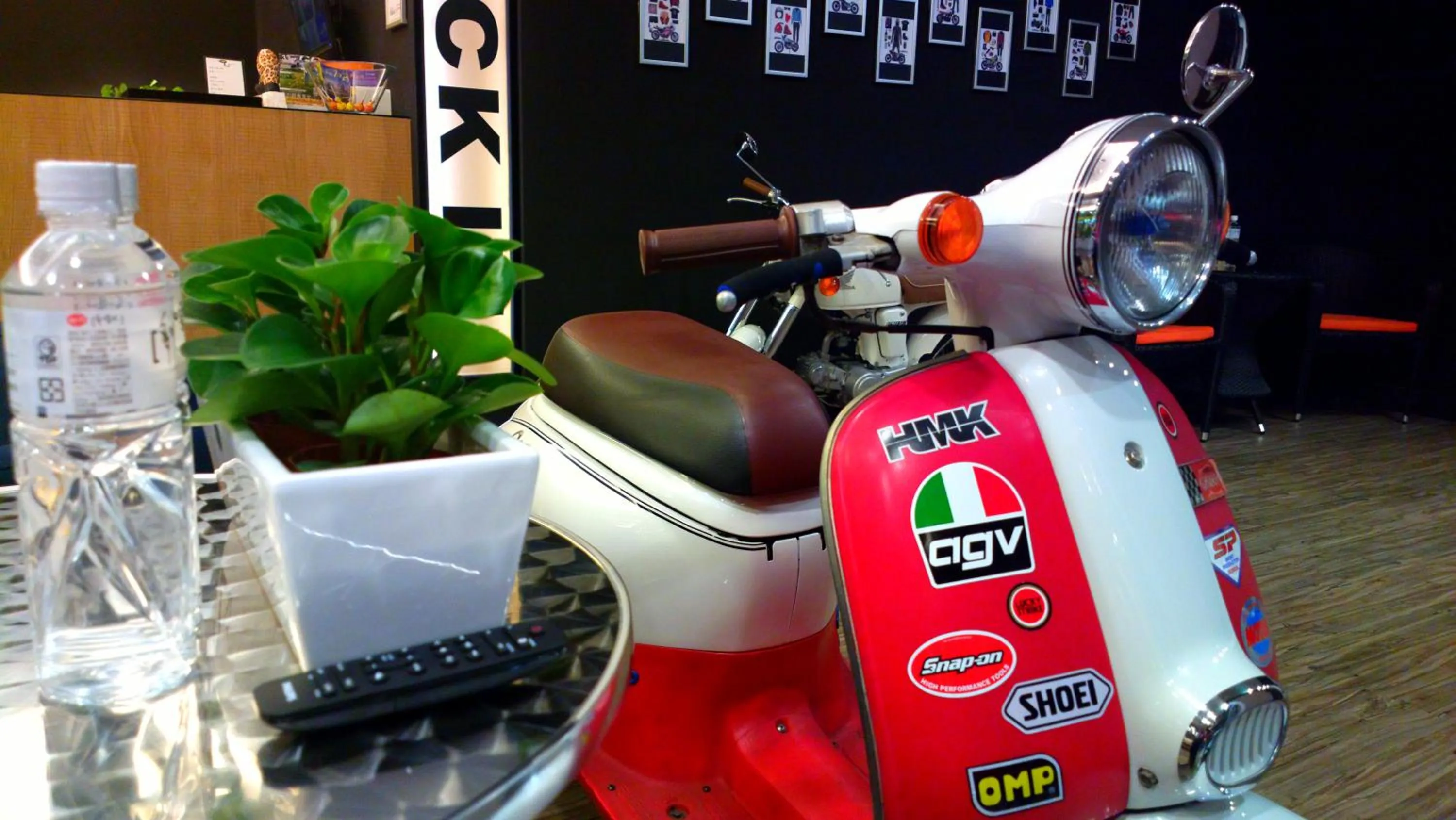 Decorative detail in 237 Hotel