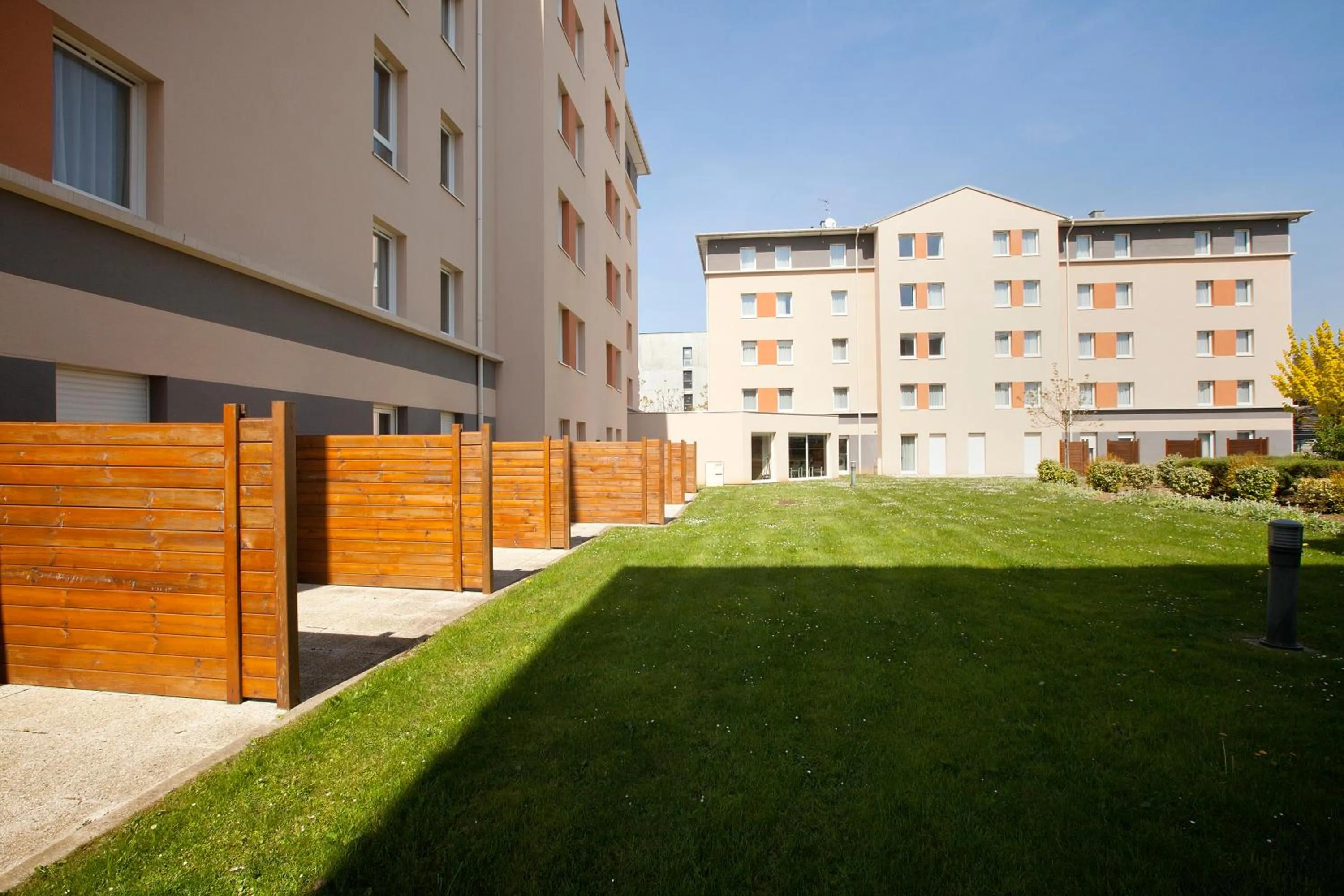 Facade/entrance in Séjours & Affaires Caen Le Clos Beaumois