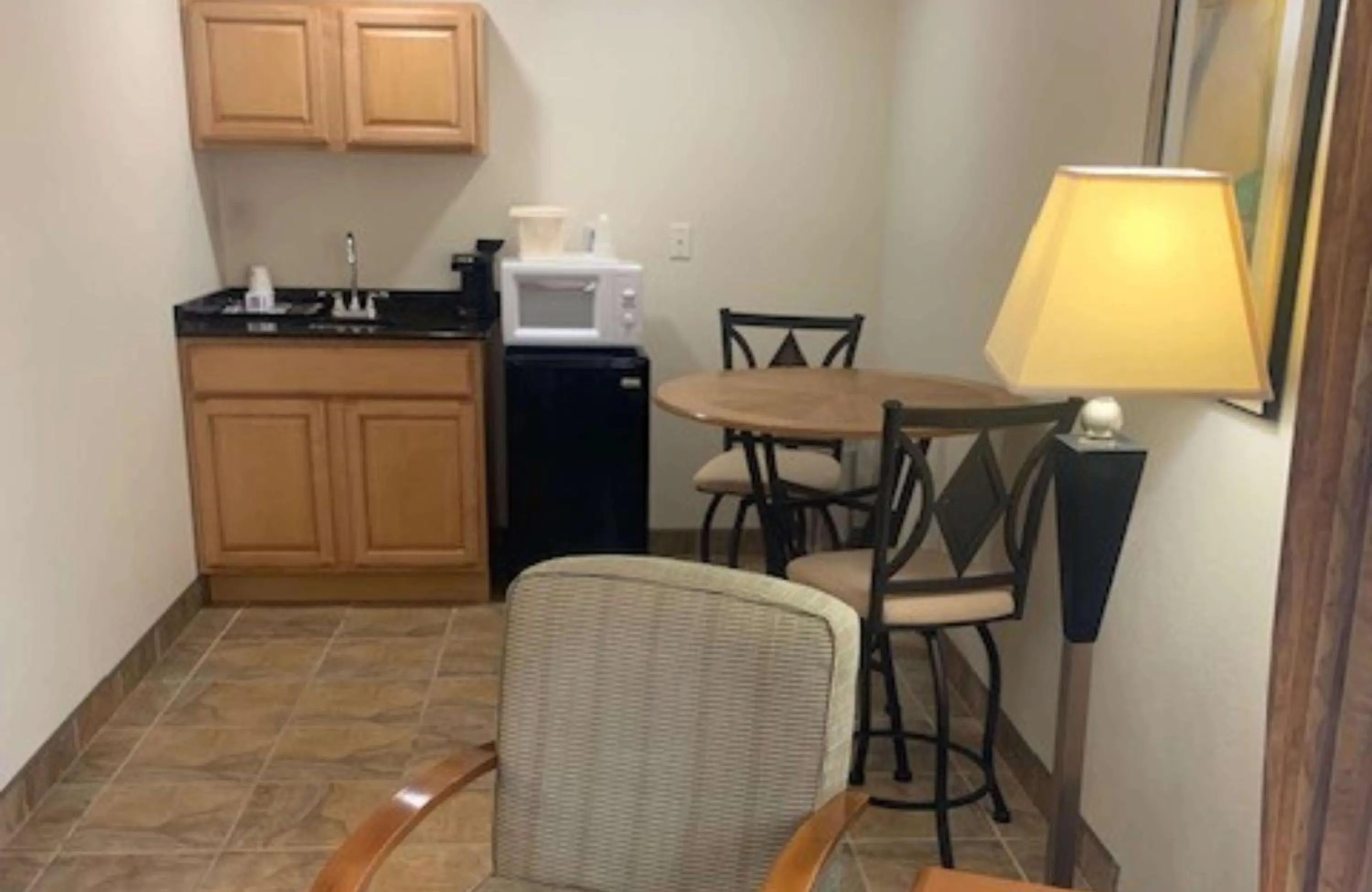 Bedroom in Best Western Davison Inn