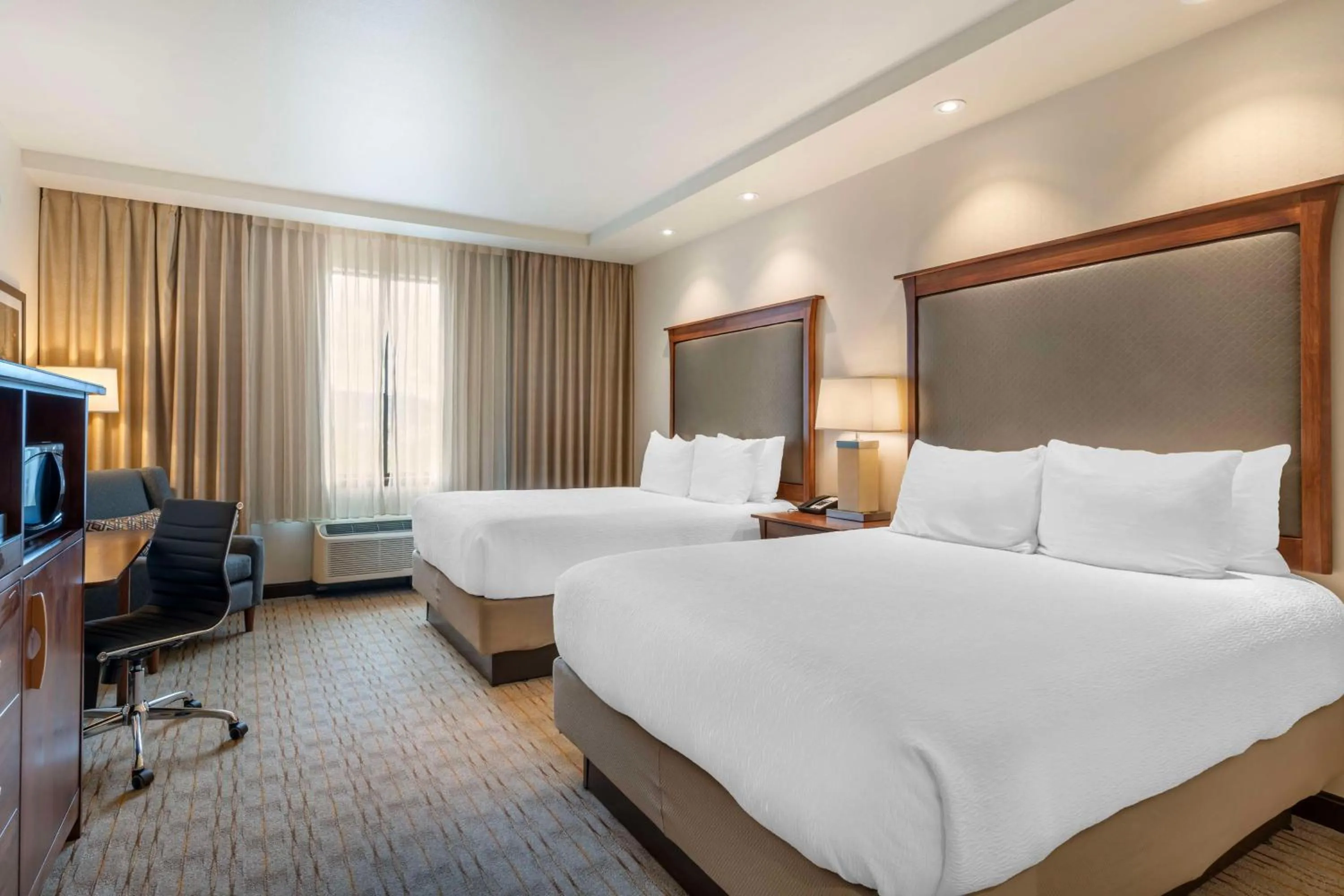 Bedroom, Bed in Best Western Premier Boulder Falls Inn