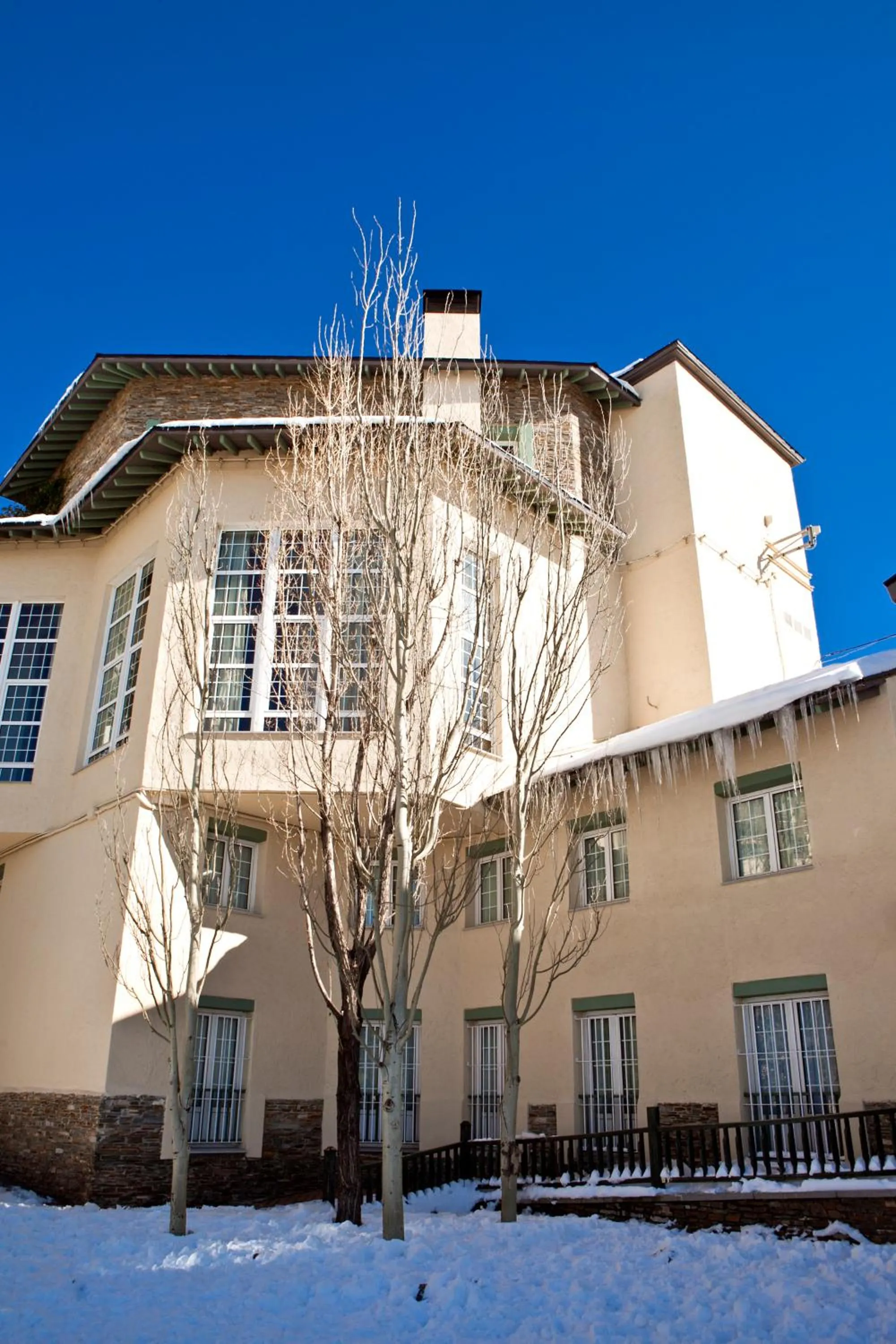 Facade/entrance in Hotel Apartamentos Trevenque
