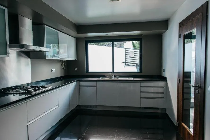 Communal kitchen in Vilas Mediterrâneo